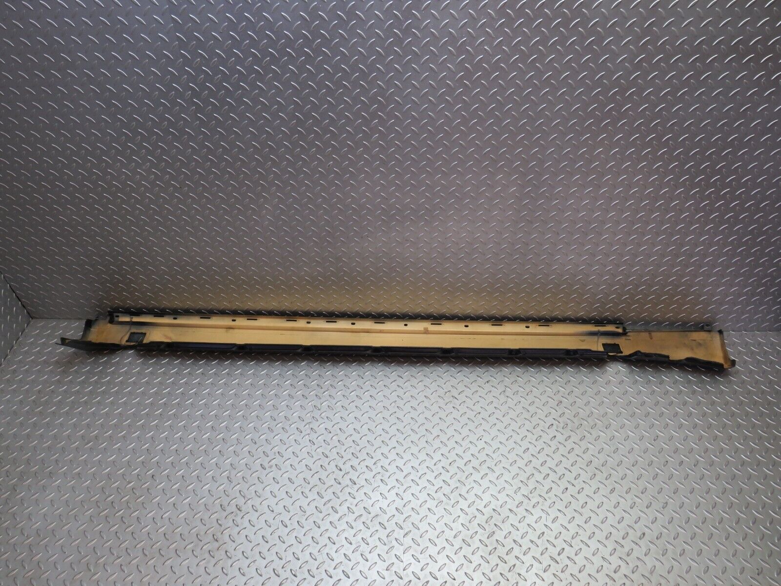 25702 Mercedes-Benz W124 280E Side Skirt Left Side 1246902340