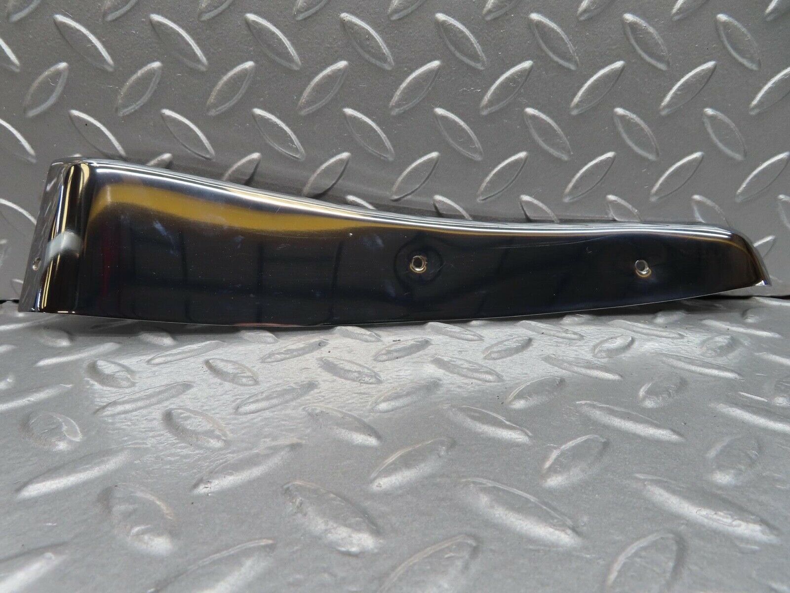 13982 Mercedes-Benz C107 280SLC Left Door Chrome Cover