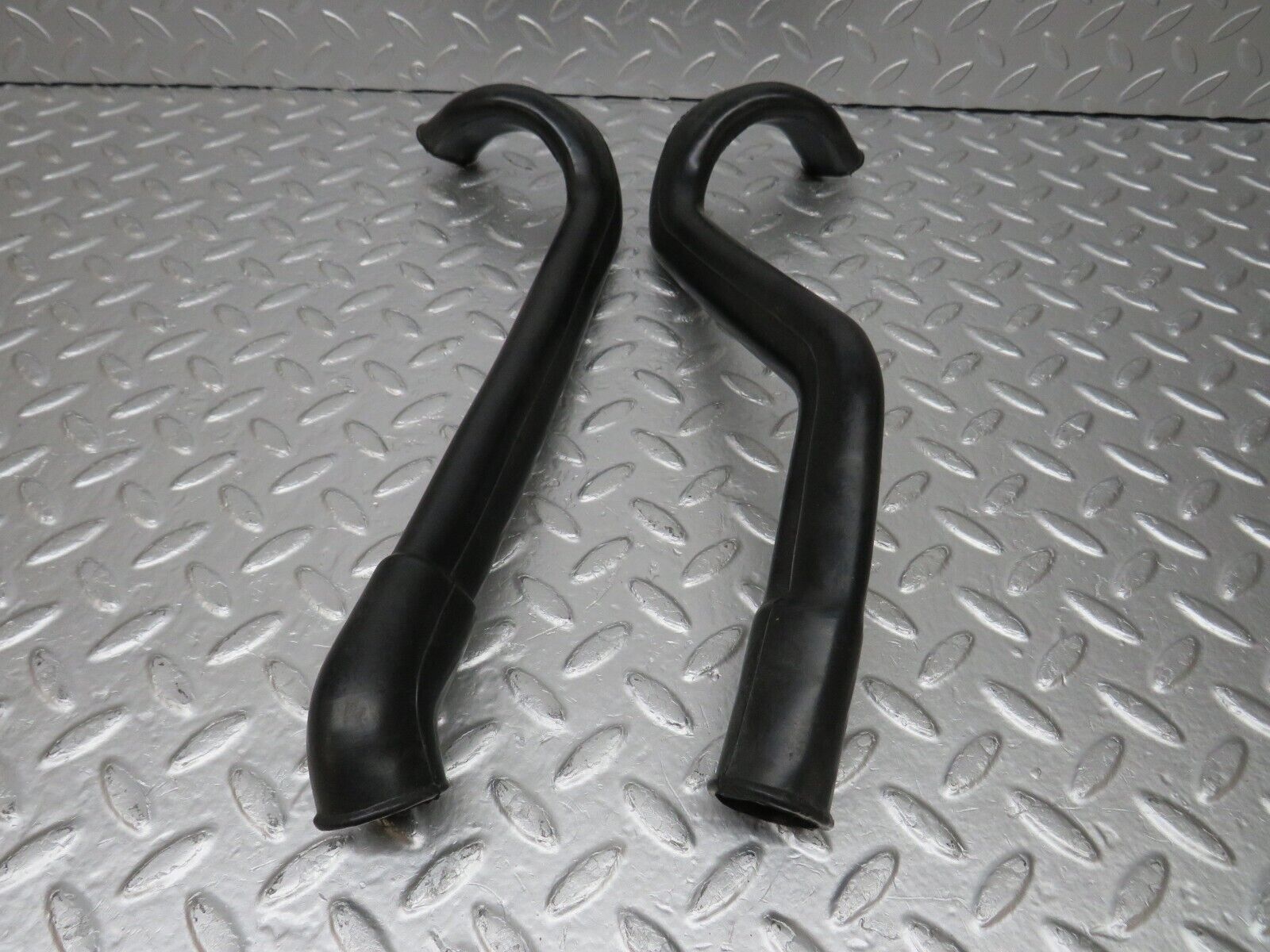 34086 Mercedes-Benz W124 260E Water Drain Hose Pair 1246280194 1246280394