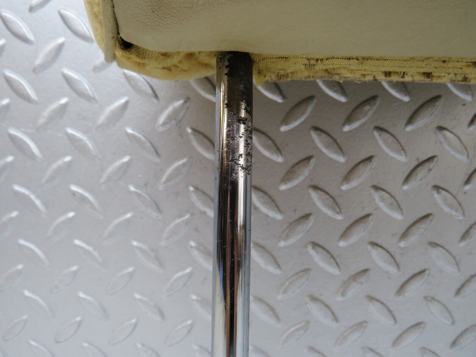 37079 Mercedes-Benz C126 420SEC Coupe Front Seat Headrest