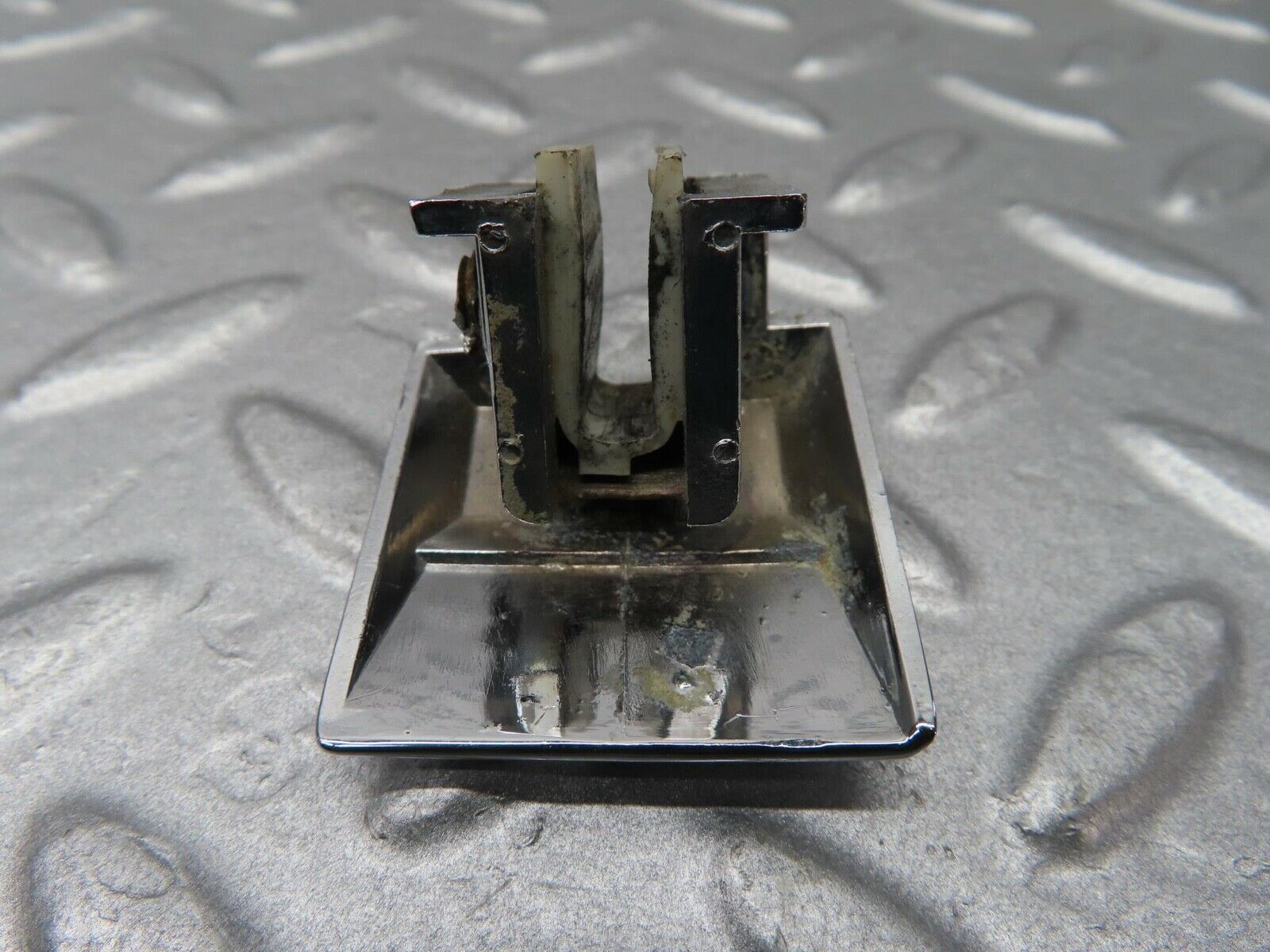 14143 Mercedes-Benz C107 280SLC Left Door Window Channel Chrome Top