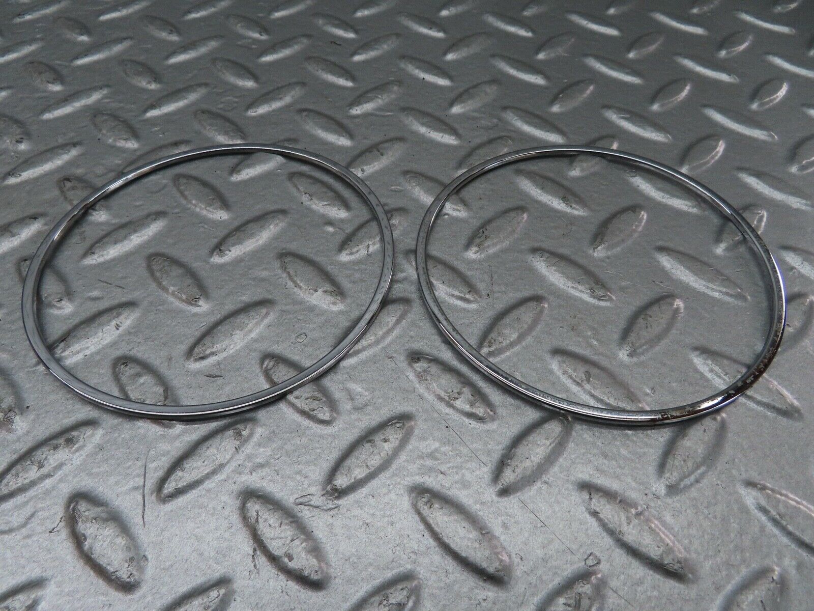 13174 Mercedes-Benz W115 Instrument Cluster Glass With Rings