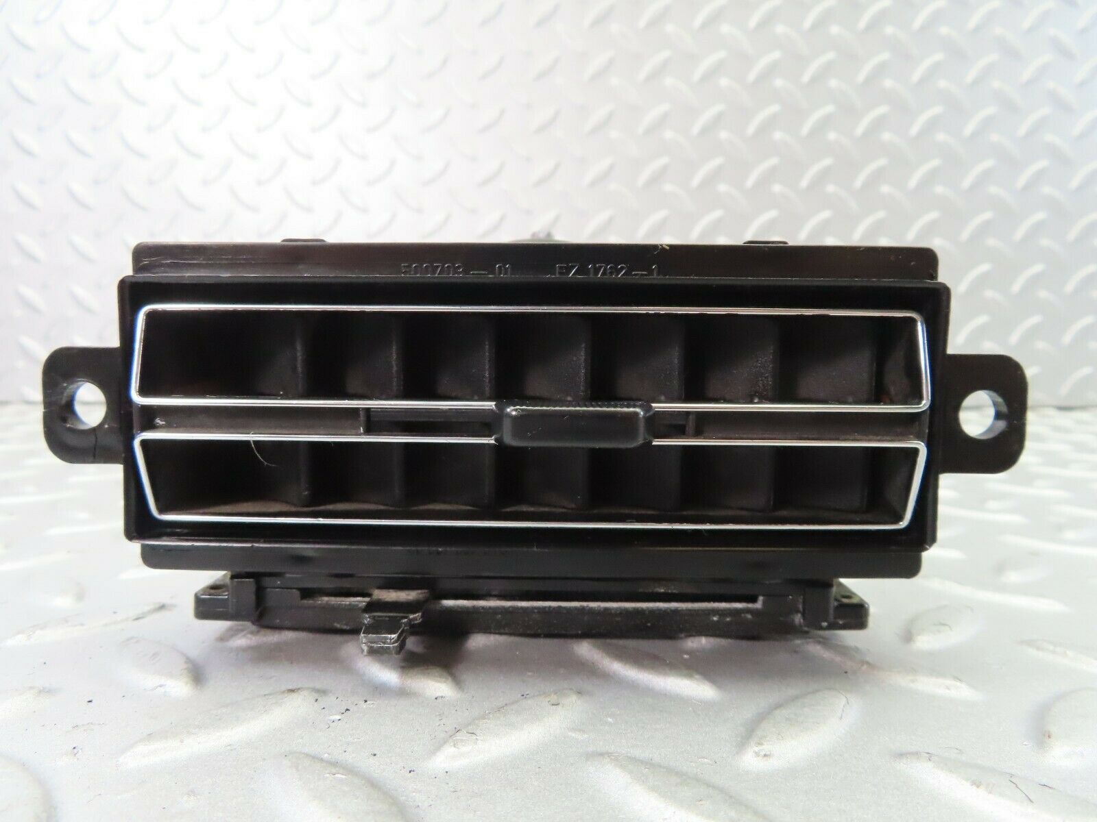 7460 Mercedes-Benz W116 450SE Dashboard Air Vent Grill Left Side 1168310130