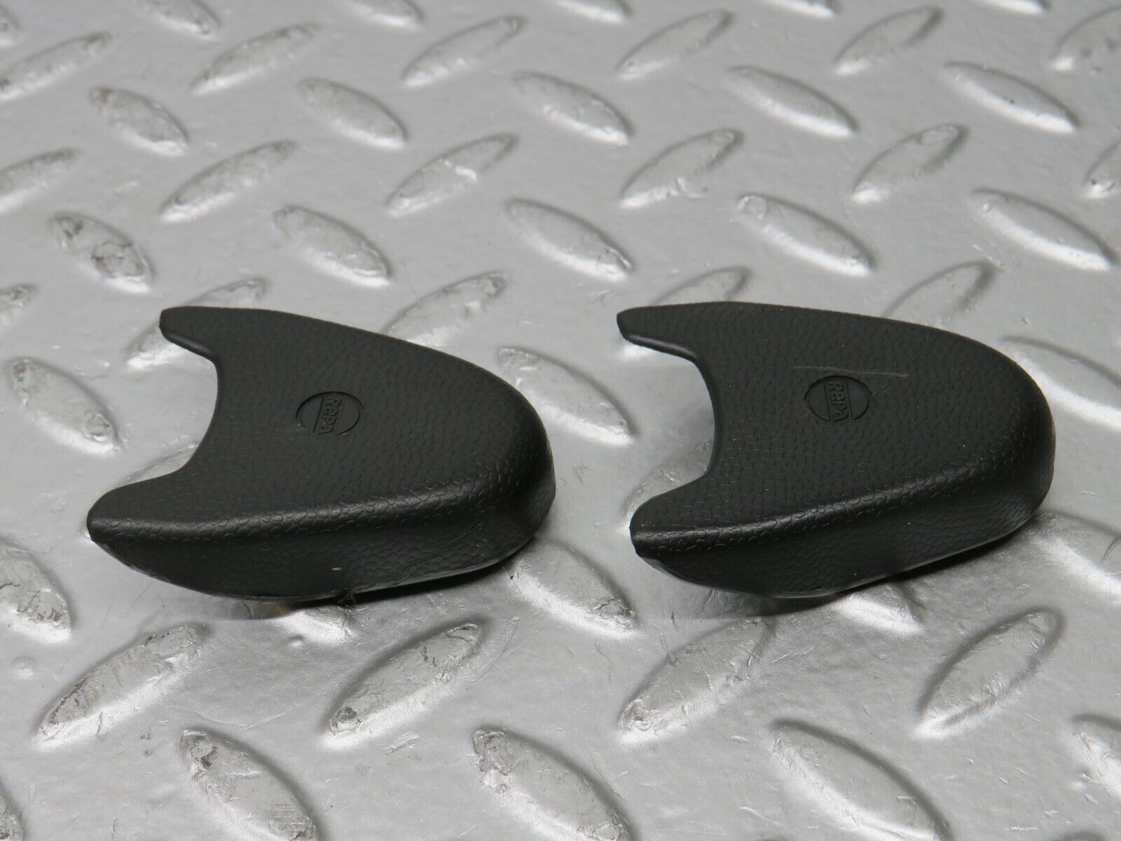 32153 Mercedes-Benz W123 230E Seat Belt Plastic Cap 0008680430