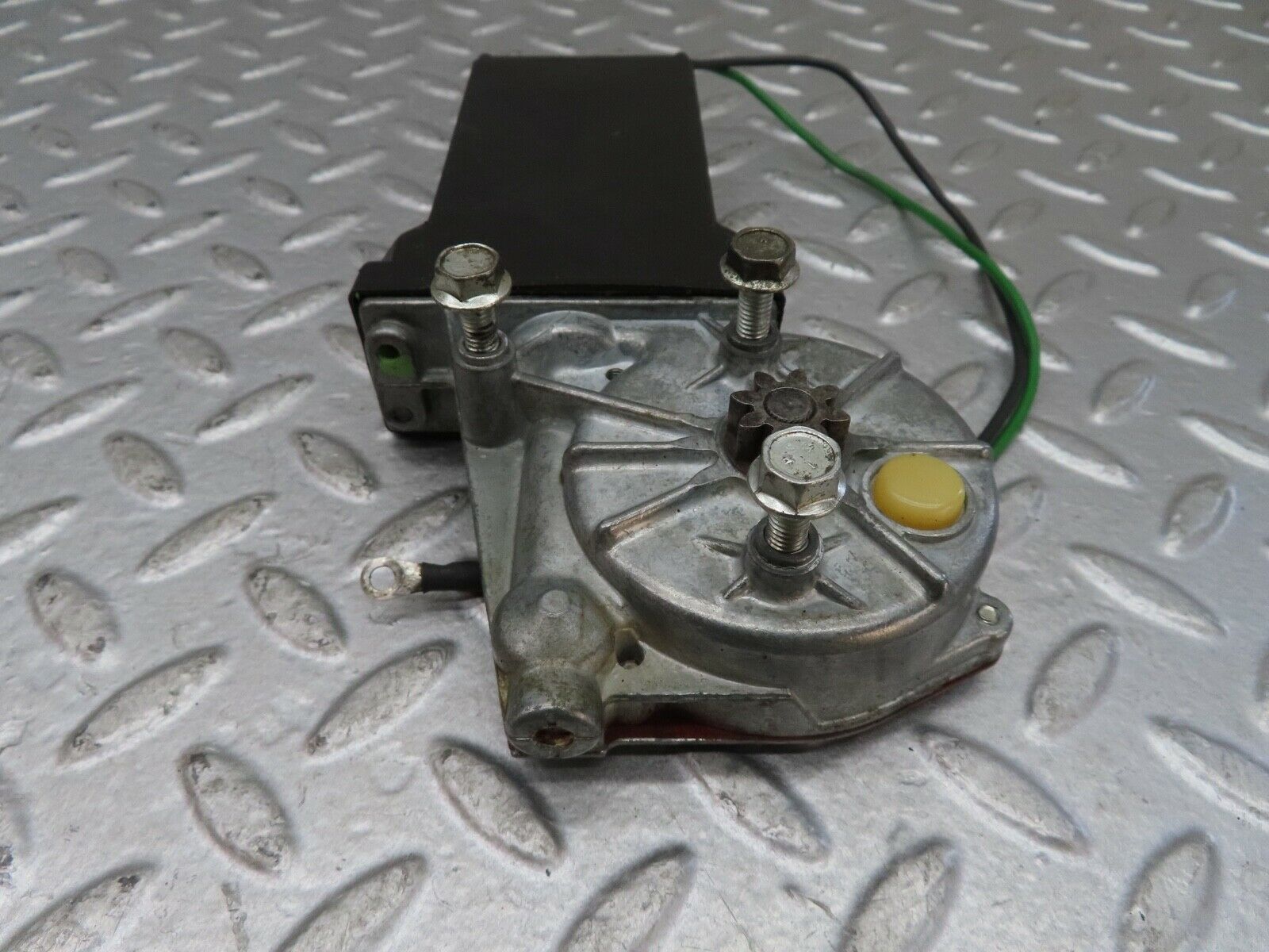 18793 Mercedes-Benz W116 Rear Left Window Regulator Motor 0130820002