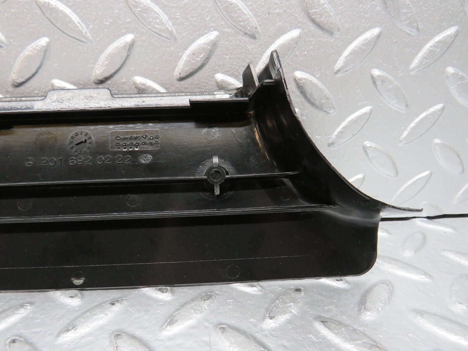 31684 Mercedes-Benz W201 190LE 1.8L B Pillar Bottom Cover Right Black 2016920222