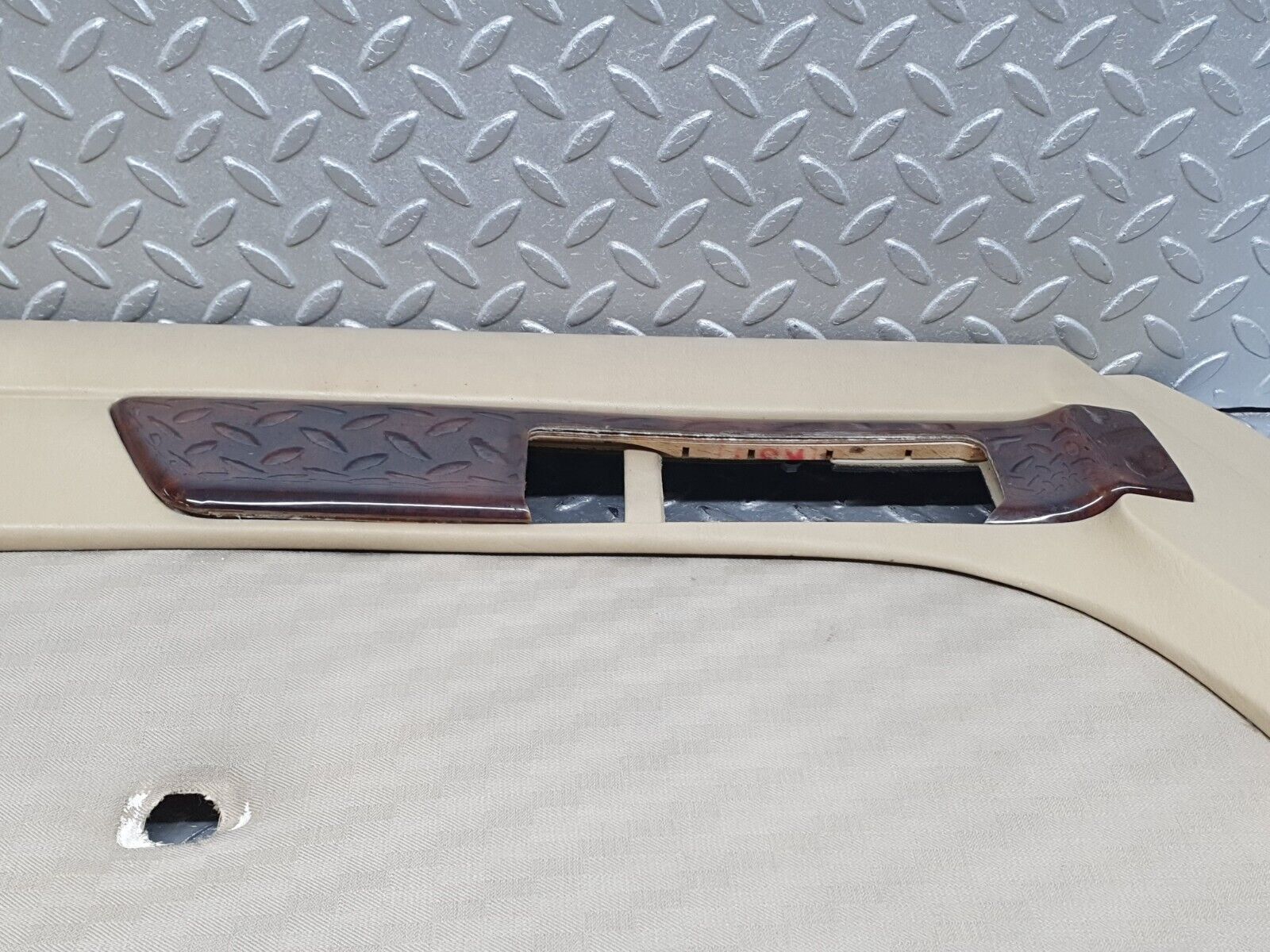 41121 Mercedes-Benz W126 300SE Front Left Door Card Beige 1267270170