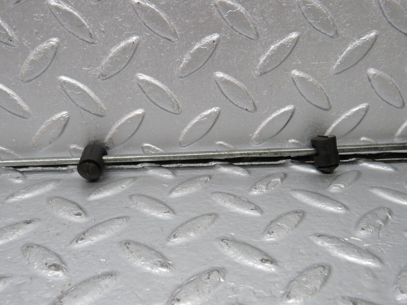 40456 Mercedes-Benz W110 230 Front Door Lock Control Bar