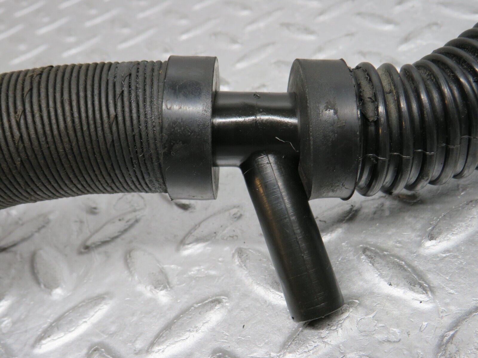 37577 Mercedes-Benz W109 300SEL Trunk Water Drain Hose Pipe