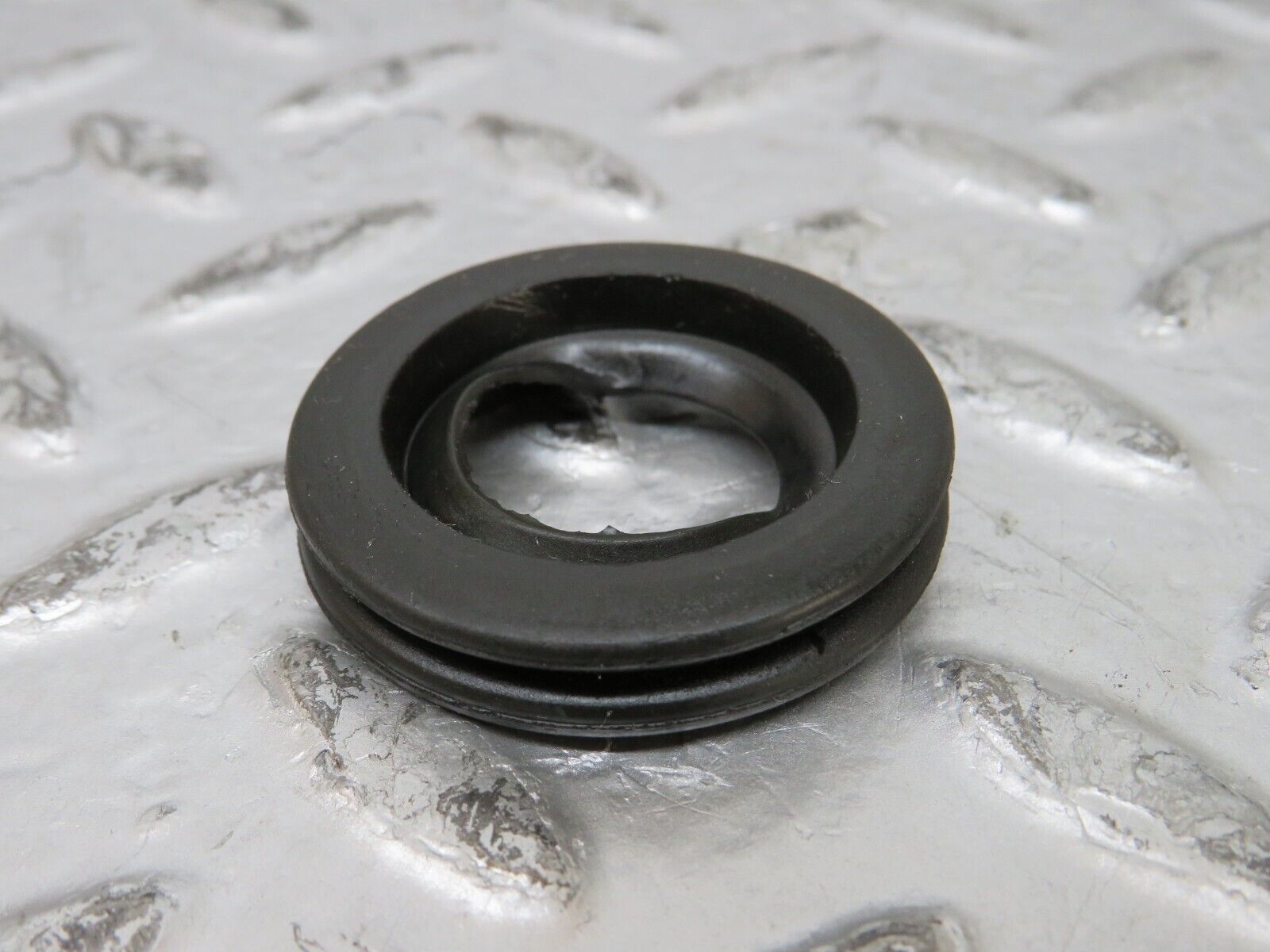 26523 Mercedes-Benz C124 220CE Coupe Heater Hose Rubber 1269971581