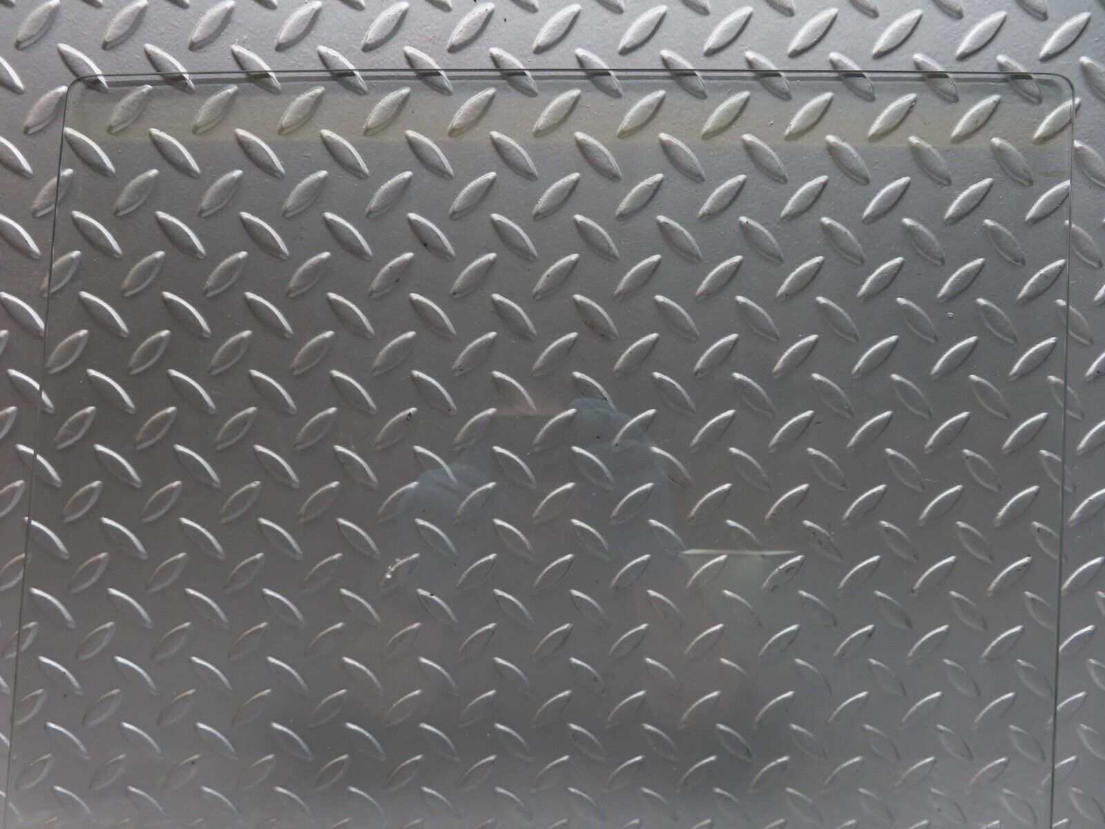 12657 Mercedes-Benz W111 220SE Front Right Door Window Glass