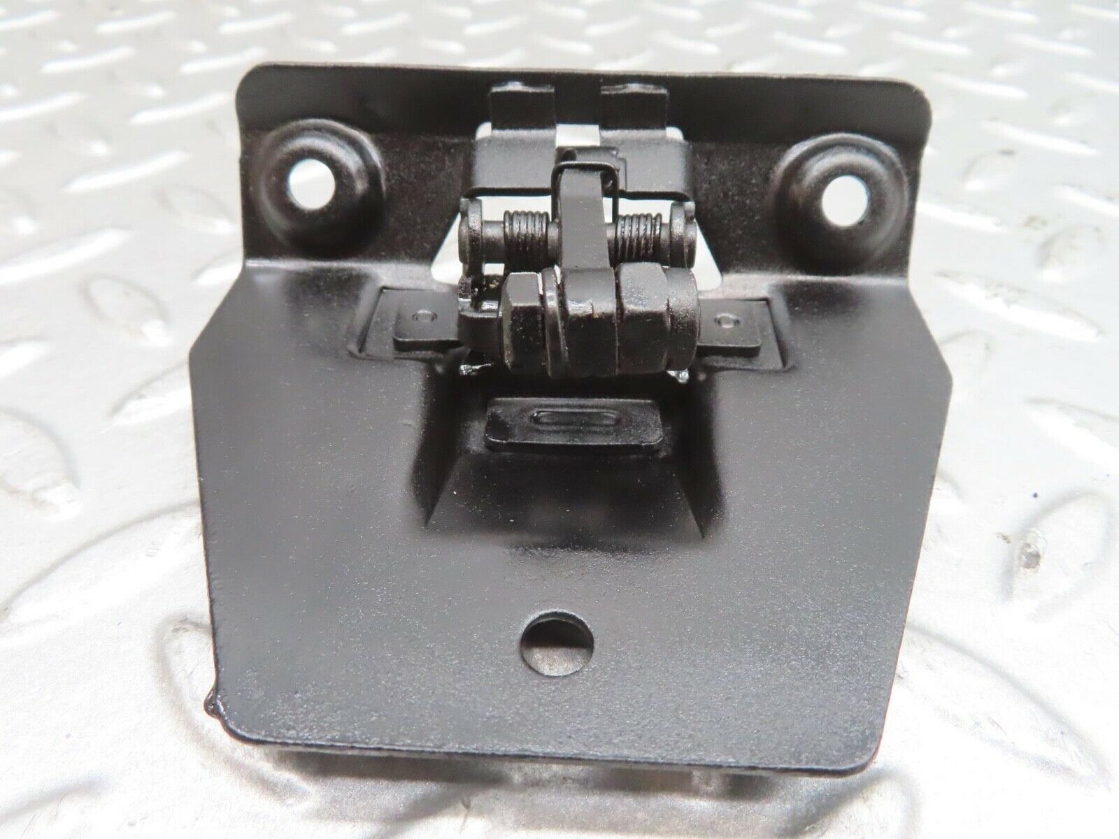 13899 Mercedes-Benz C107 280SLC Trunk Boot Lock Latch 1137500285