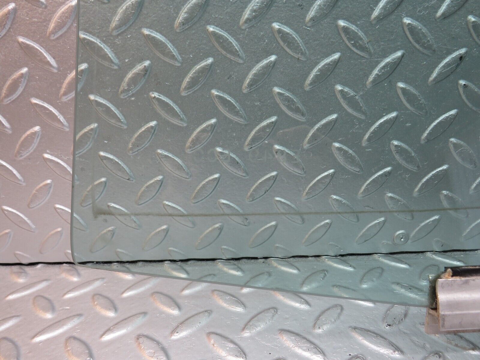 33831 Mercedes-Benz W201 190E 2.0L Rear Right Door Window Glass