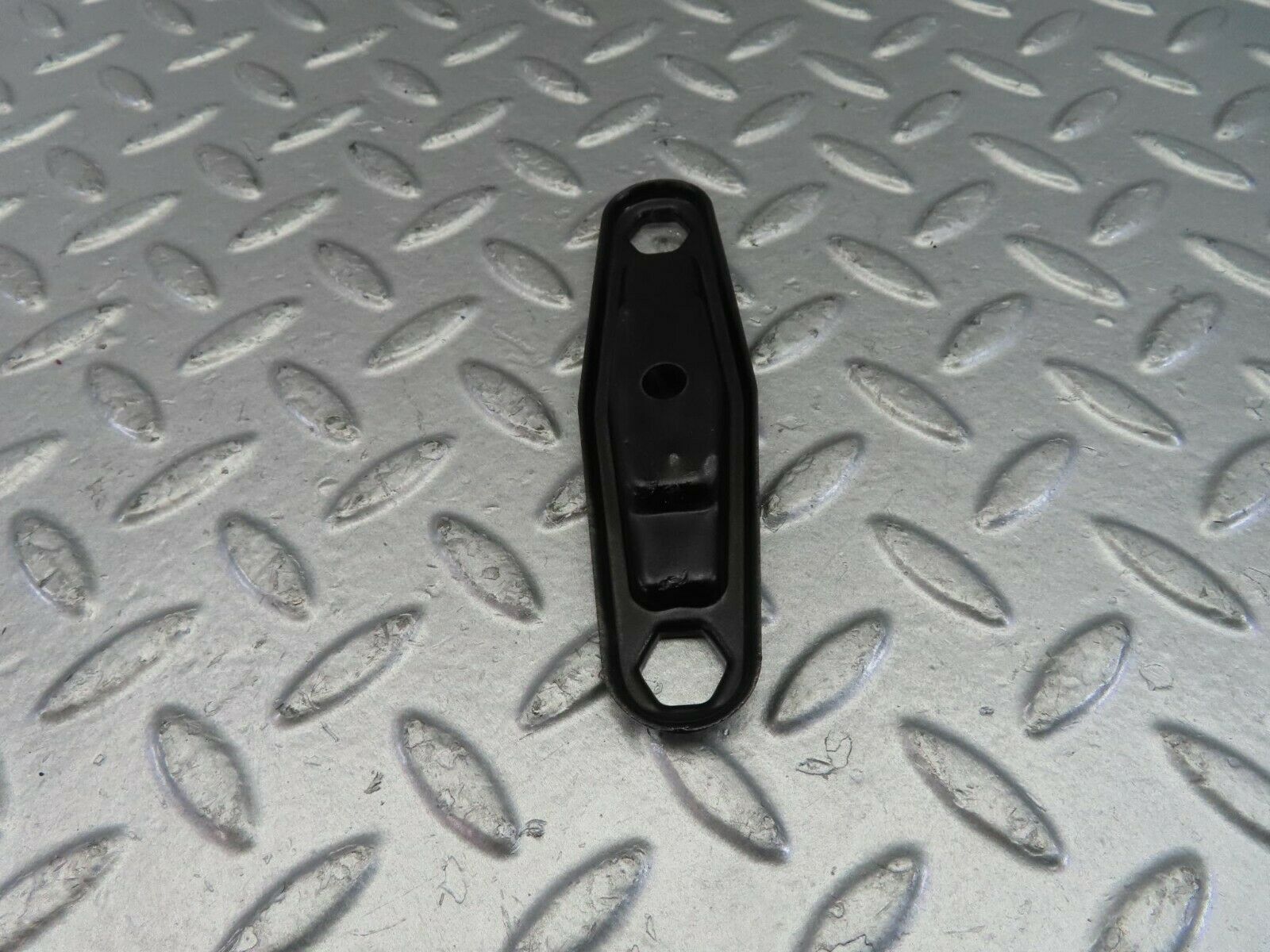 10854 Mercedes-Benz W123 230E Fuel Injector Nozzle Clamp Bracket