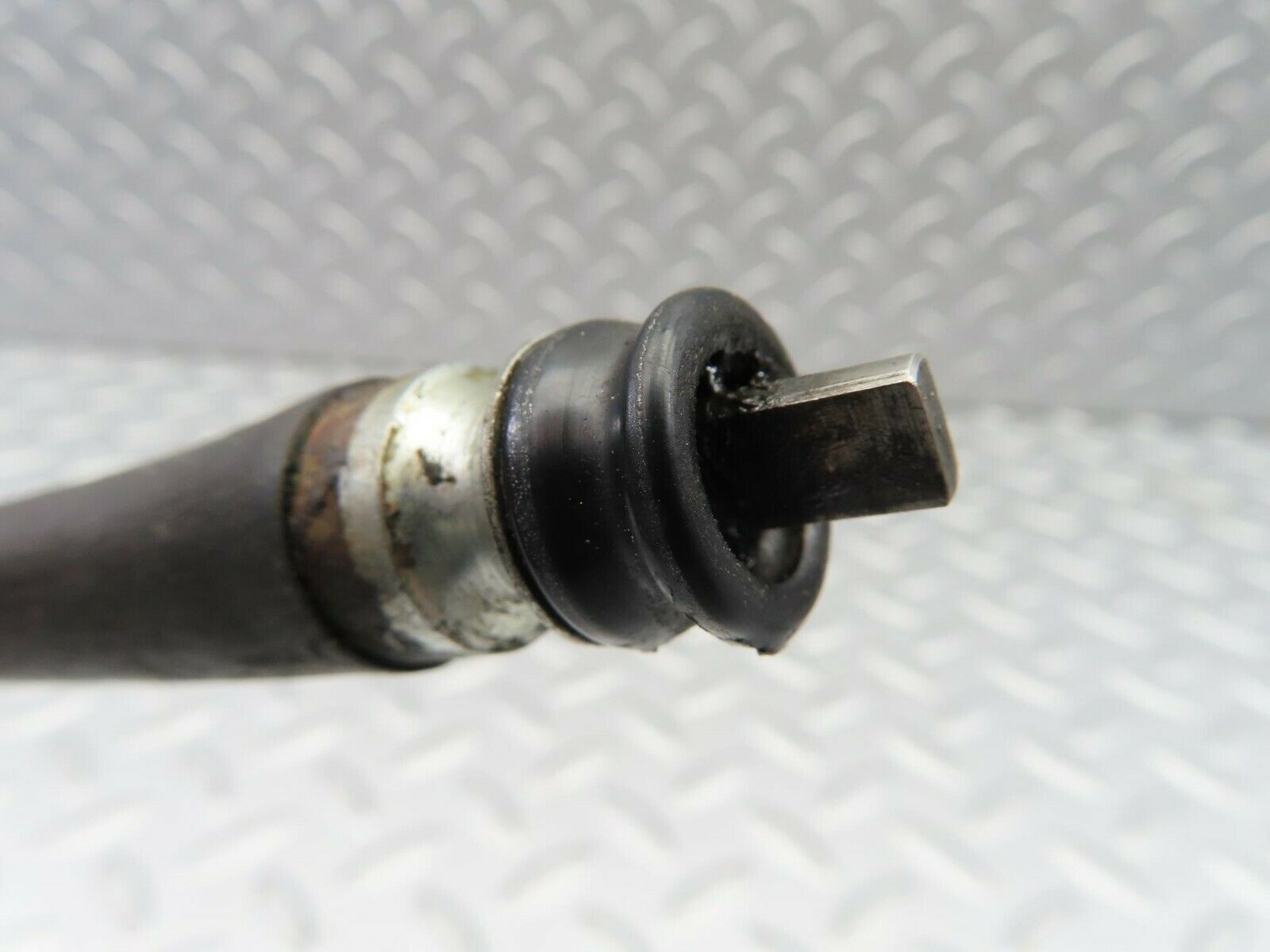 7209 Mercedes-Benz C107 350SLC Coupe Speedometer Cable For Automatic Gearbox