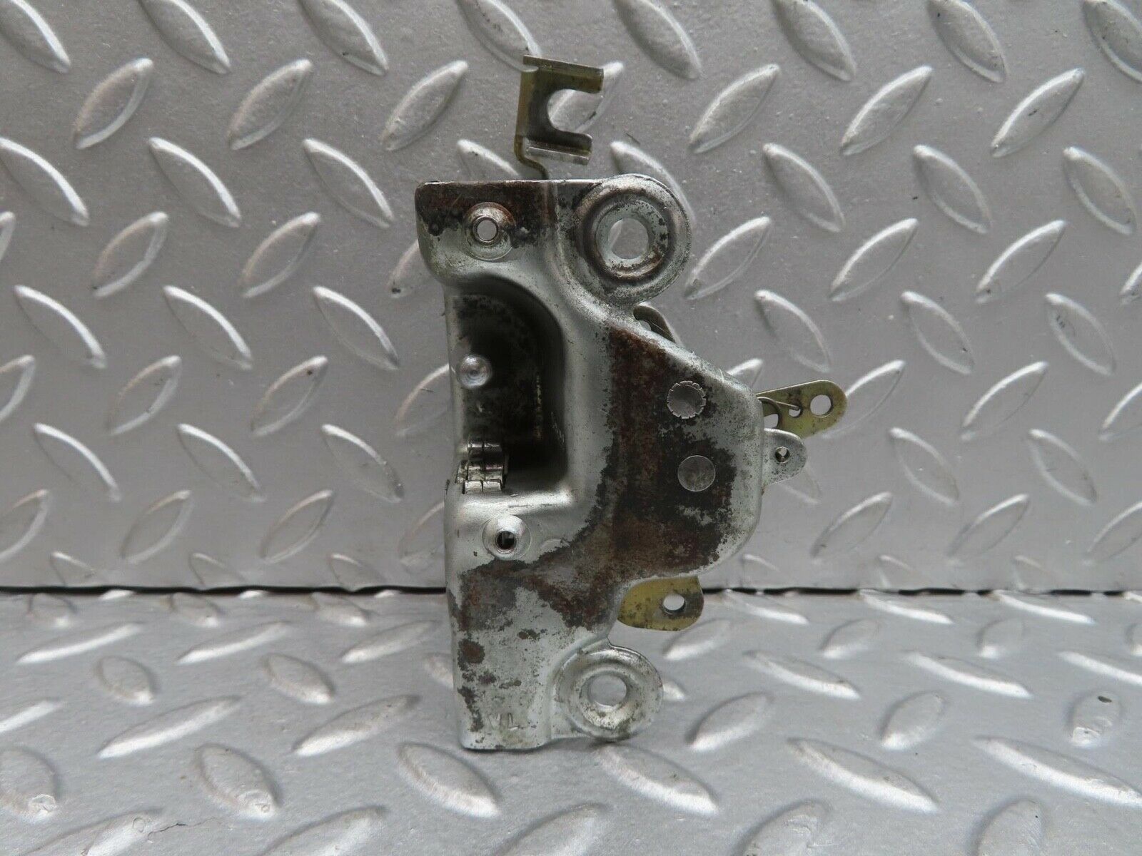 13897 Mercedes-Benz C107 280SLC Left Door Lock Mechanism