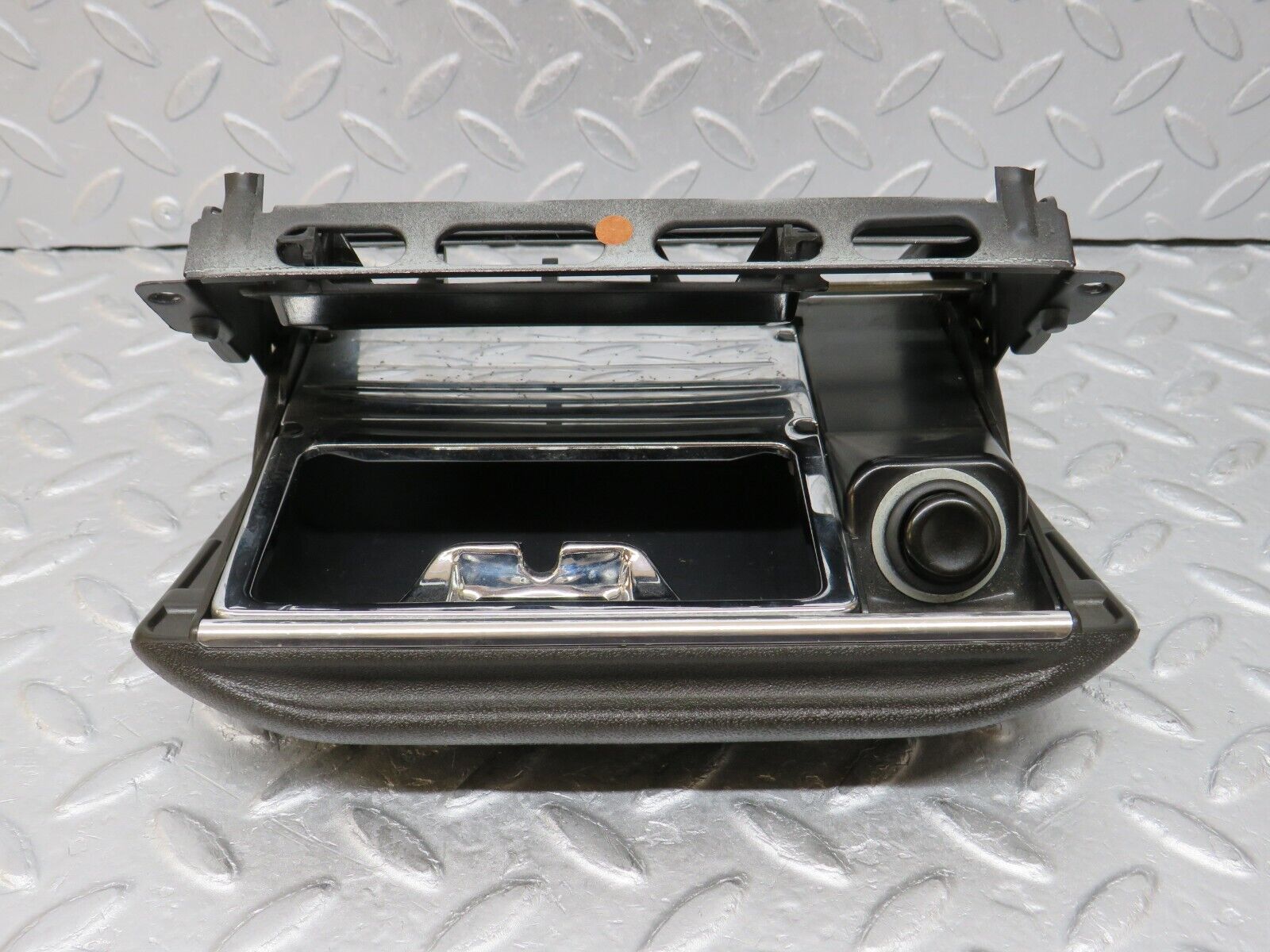 36532 Mercedes-Benz W201 190E 2.0L Centre Console Ashtray Black