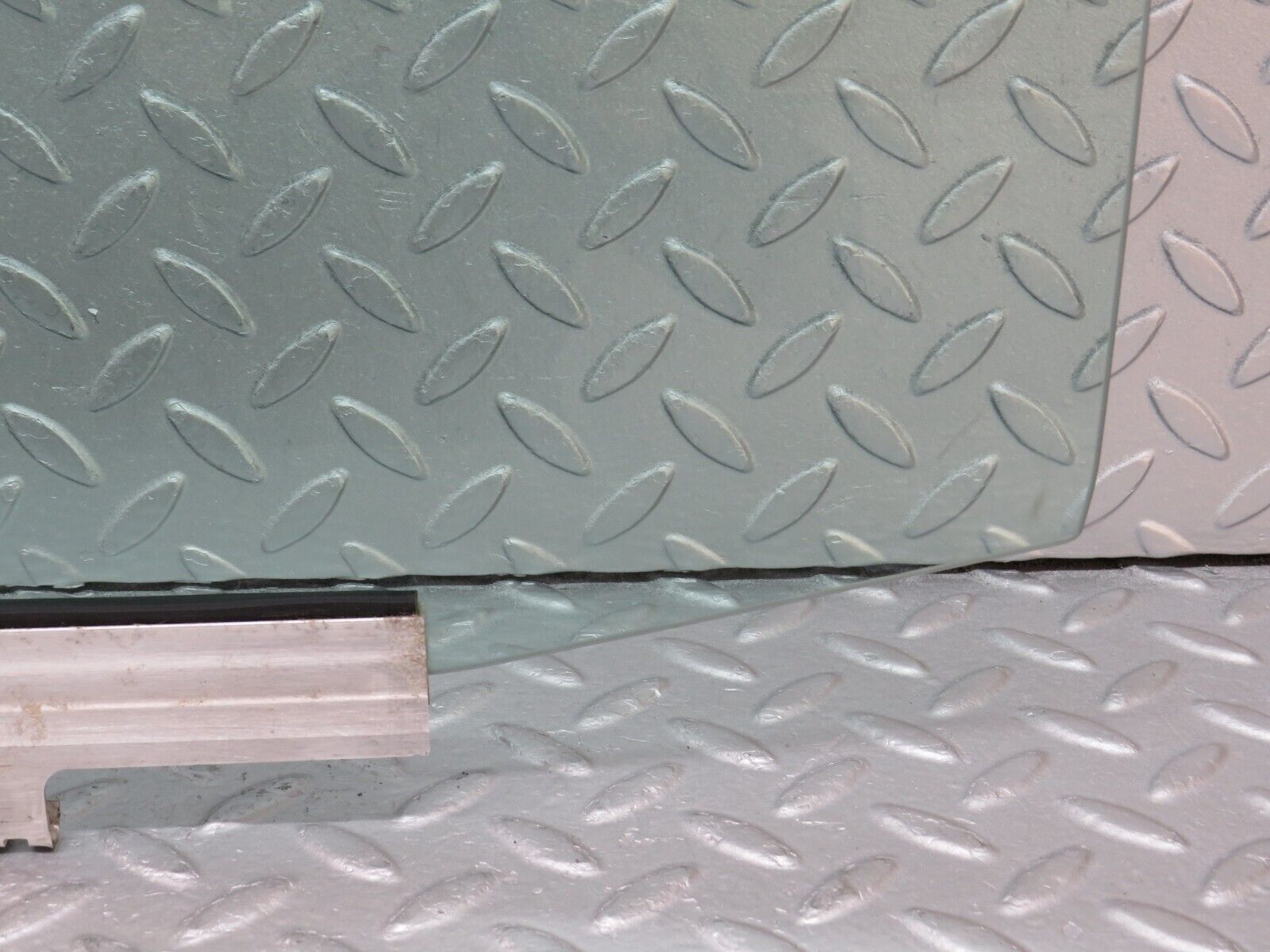 36565 Mercedes-Benz W201 190E 2.0L Rear Left Door Window Glass