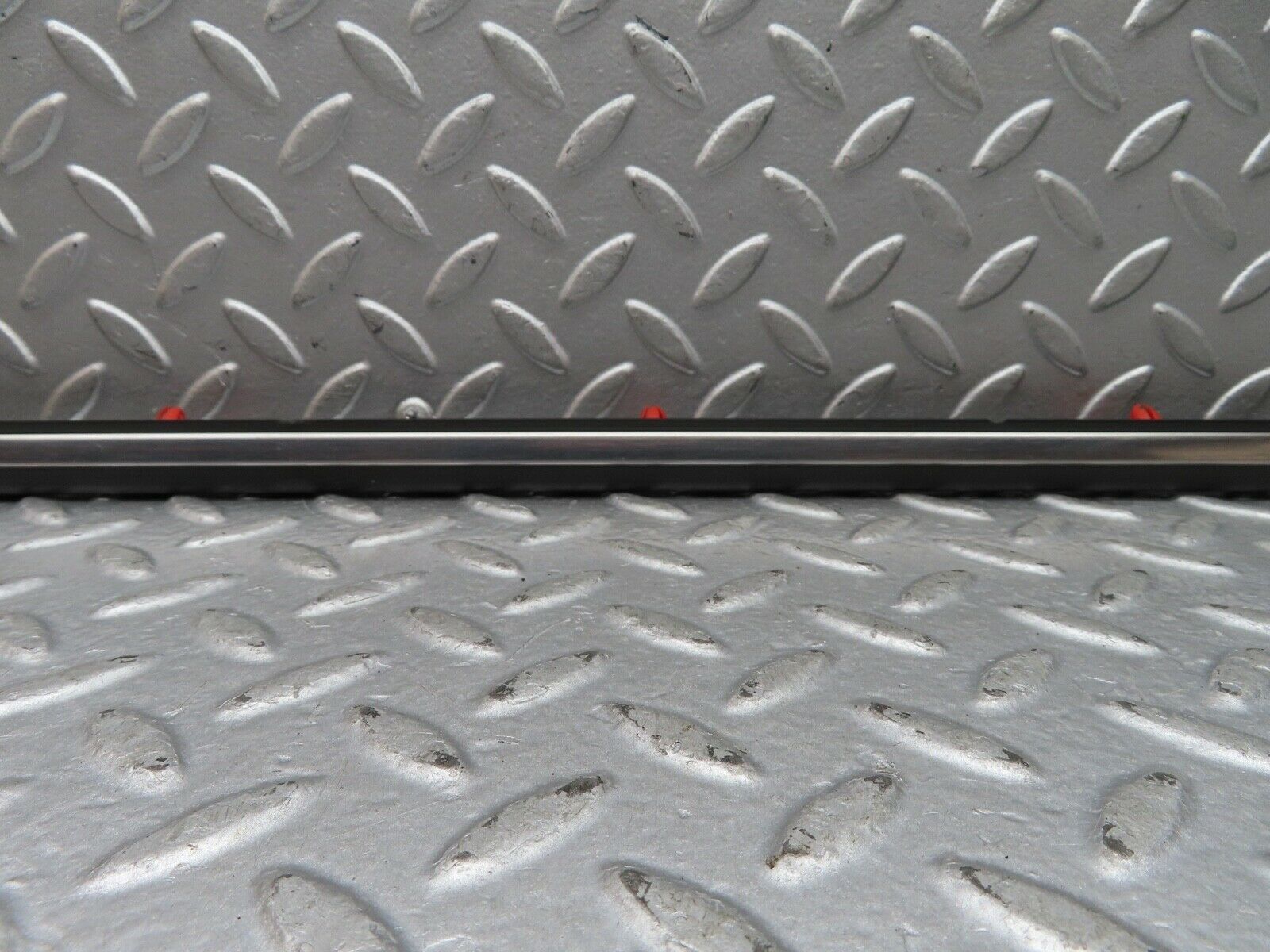 19063 Mercedes-Benz W123 300D Rear Right Door Centre Moulding Trim