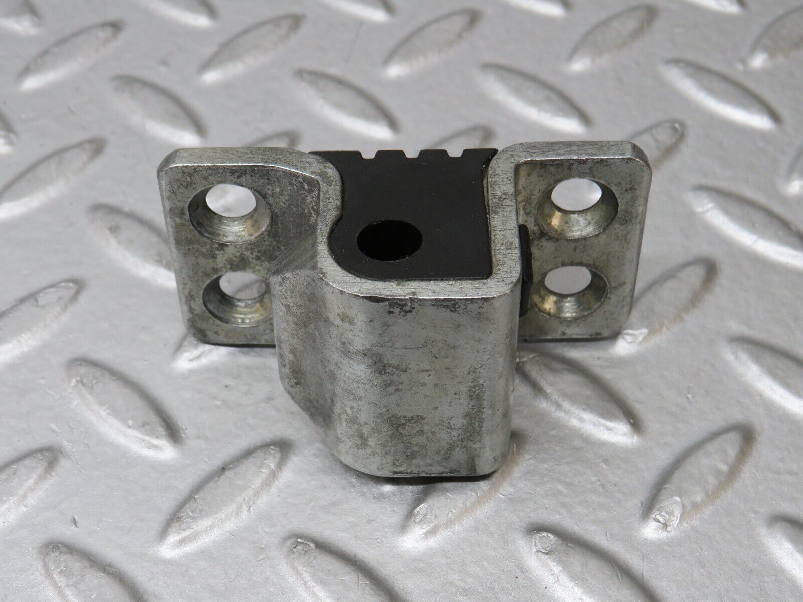 36129 Mercedes-Benz W126 420SE Door Lock Latch Right Side