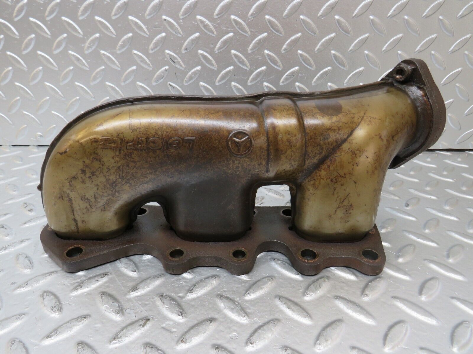 25987 Mercedes-Benz W124 280E Exhaust Manifold 1-3