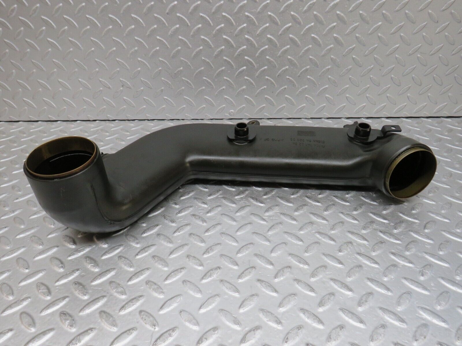 37819 Mercedes-Benz A124 320E Cabriolet Air Intake Pipe 1041412204