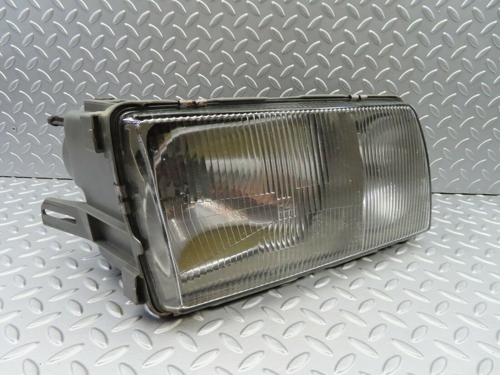 6395 Mercedes-Benz W126 380SE Headlight Bosch Right Side 1268209361