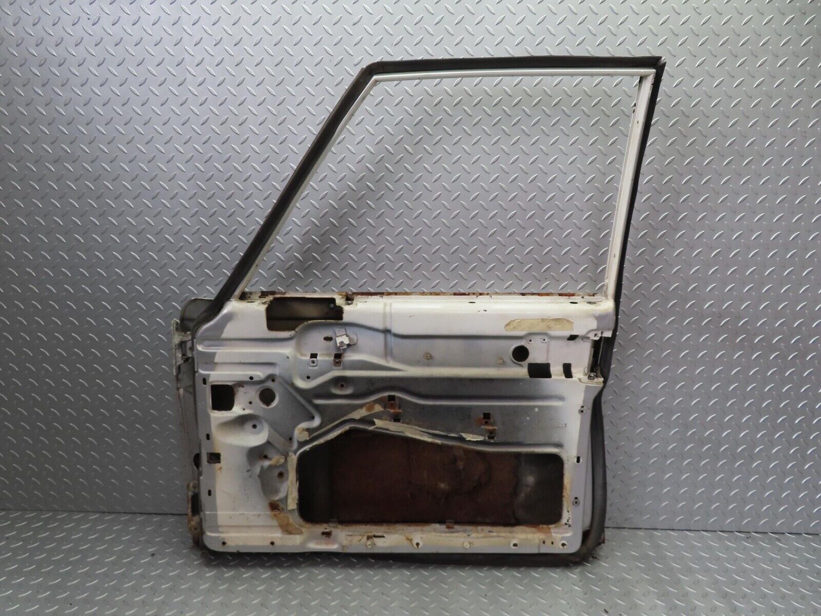 12550 Mercedes-Benz W108 280SE 3.5 Front Right Door