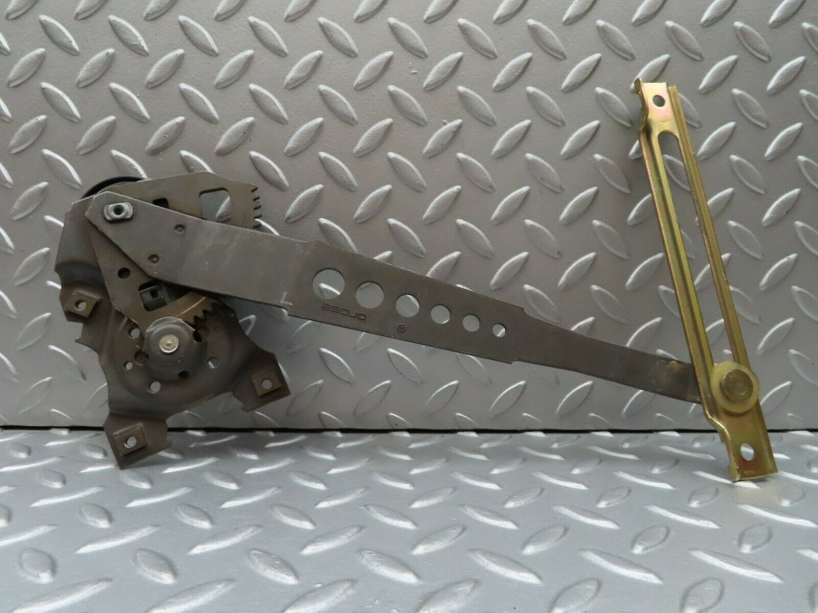 3729 Mercedes-Benz S123 200T Wagon Rear Right Manual Window Regulator