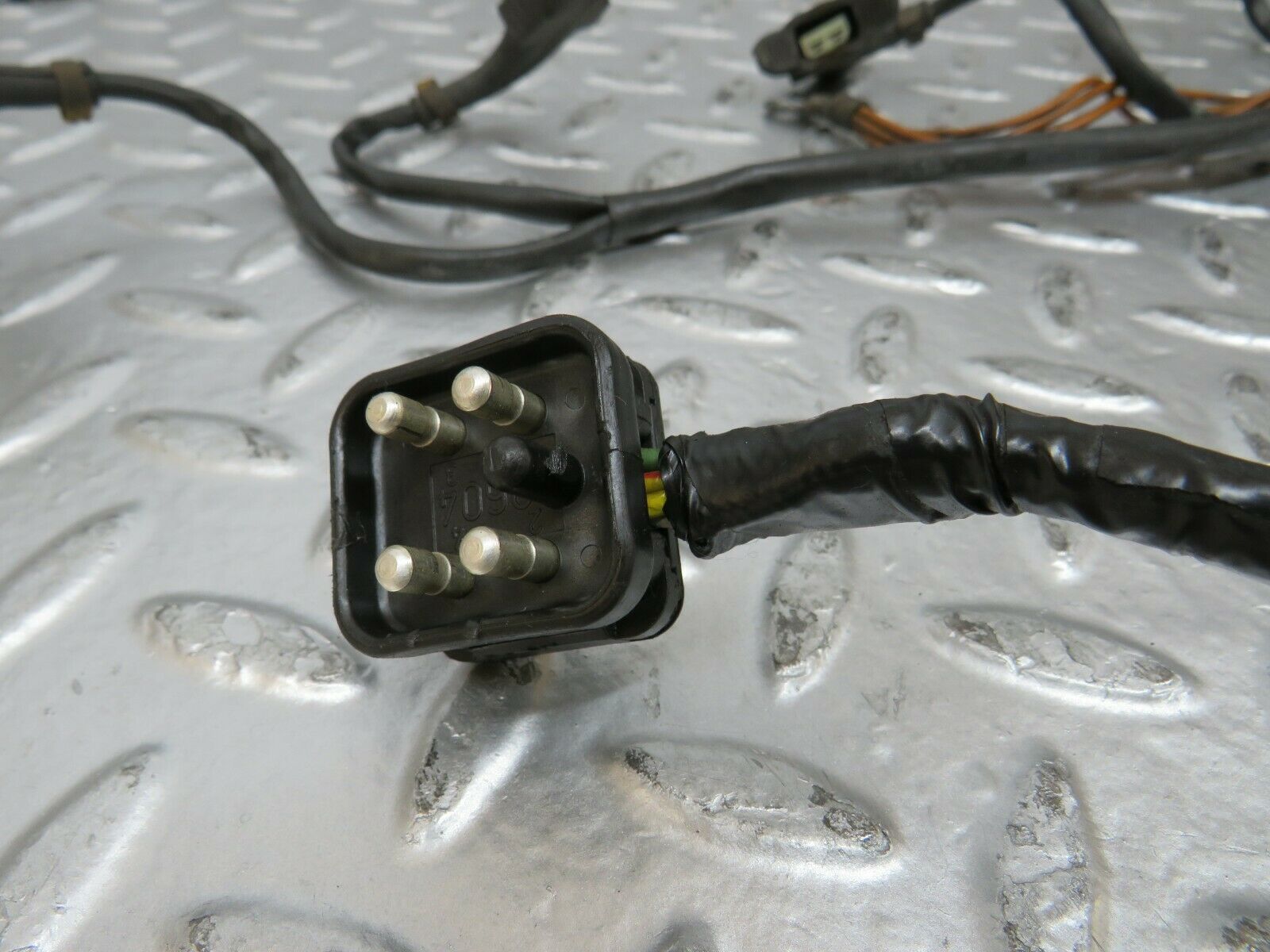 23599 Mercedes-Benz W114 280E Injector Wire Harness