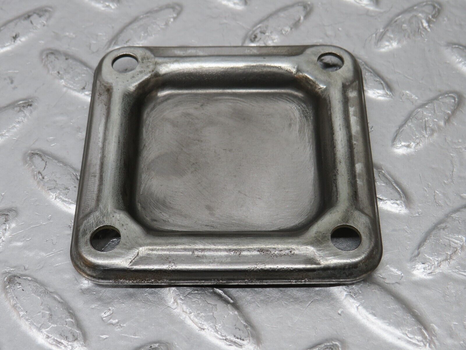 34653 Mercedes-Benz C126 380SEC Coupe Ignition Distributor Cover