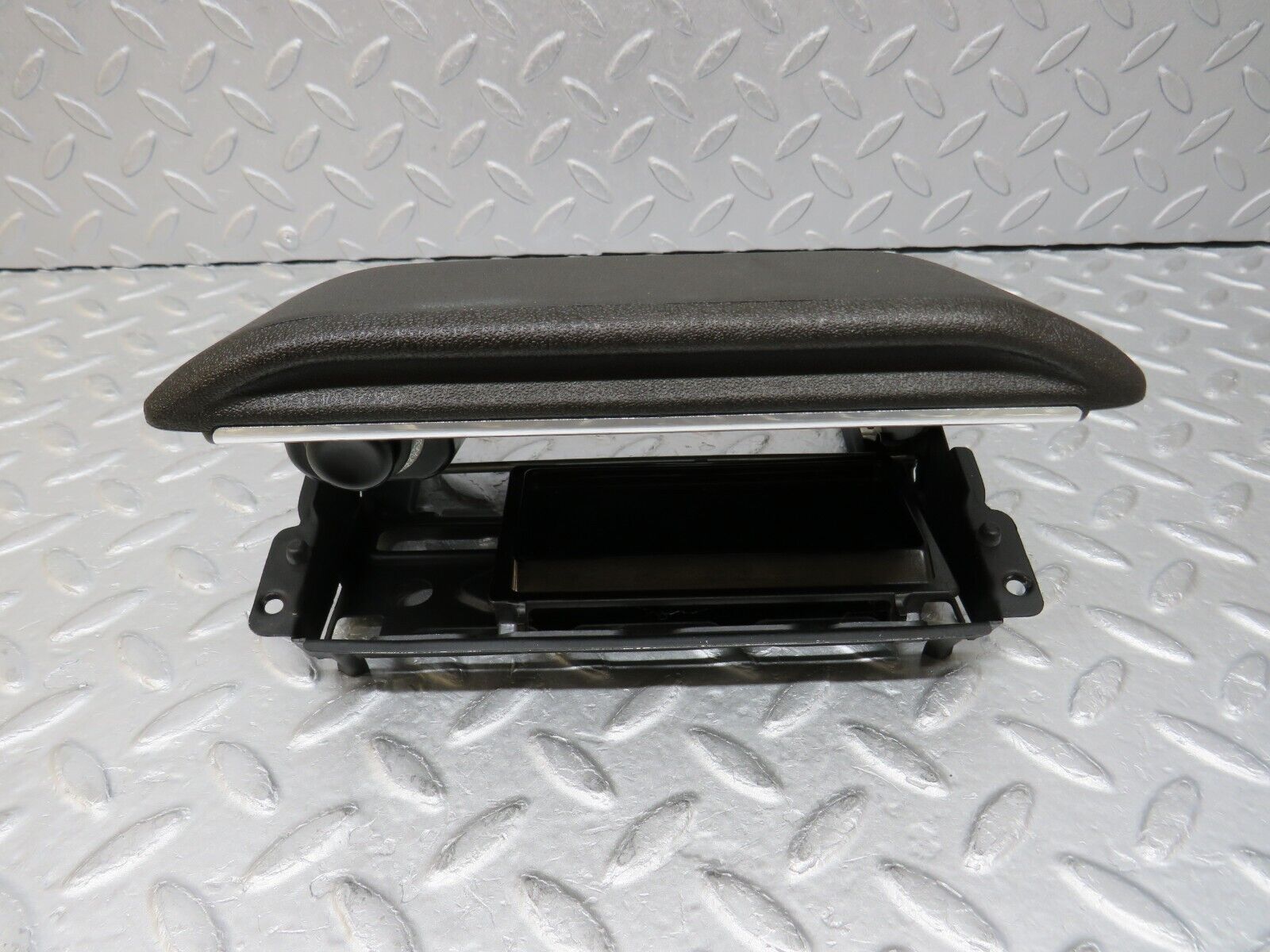 36532 Mercedes-Benz W201 190E 2.0L Centre Console Ashtray Black