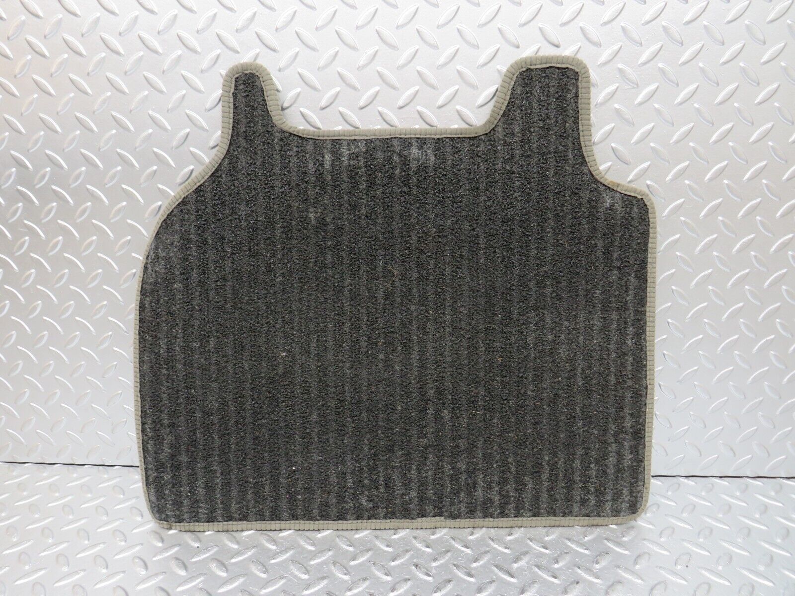 32336 Mercedes-Benz S124 300TE Wagon Rear Right Floor Carpet Mat Grey