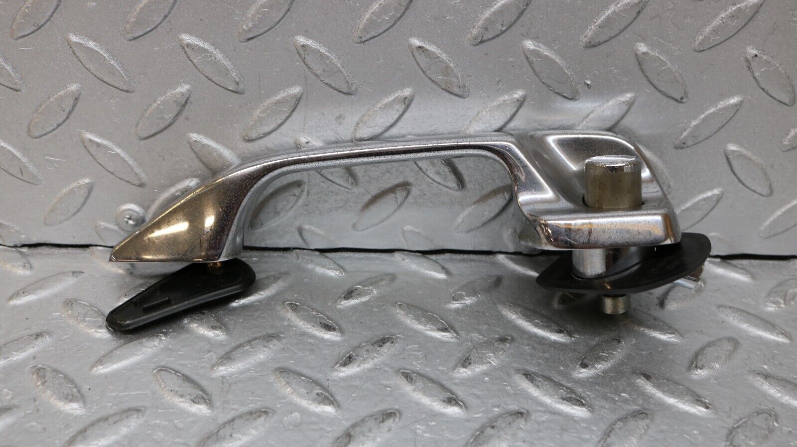 37278 Mercedes-Benz W109 300SEL Rear Left Door Chrome Handle 1087661102