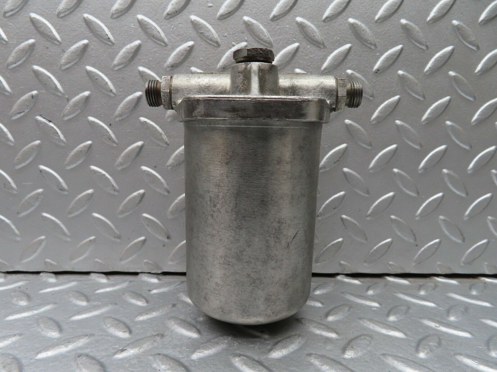 18289 Mercedes-Benz W111 220SE Coupe Fuel Filter Housing