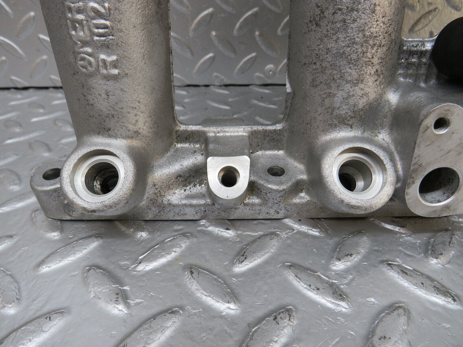 33863 Mercedes-Benz W201 190E 2.0L Intake Manifold 1021413501