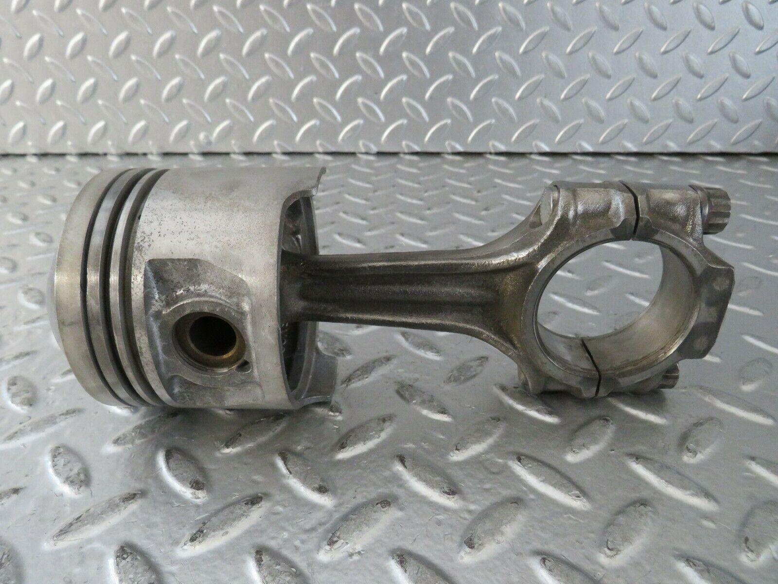 23578 Mercedes-Benz W114 280E Piston With Connecting Rod 86.00 mm
