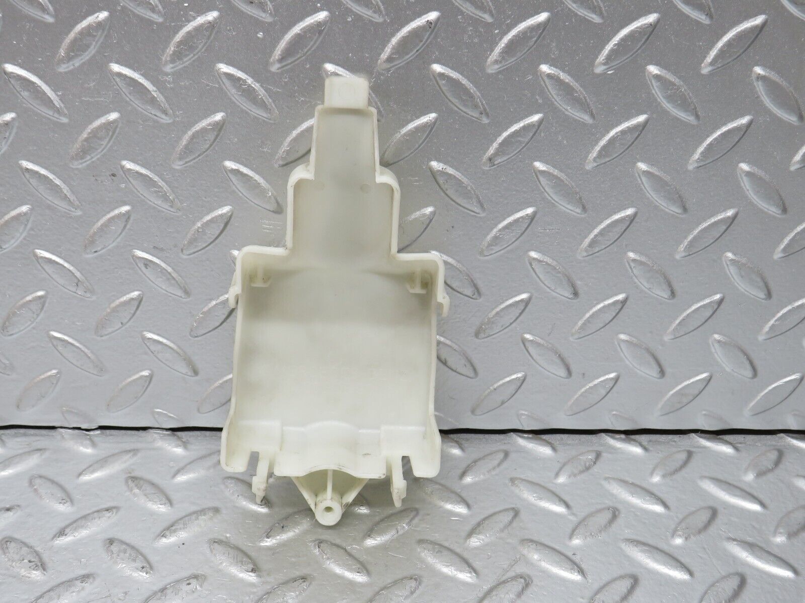 31222 Mercedes-Benz S124 220TE Rear Door Lock Vacuum Actuator Cover 1248050590