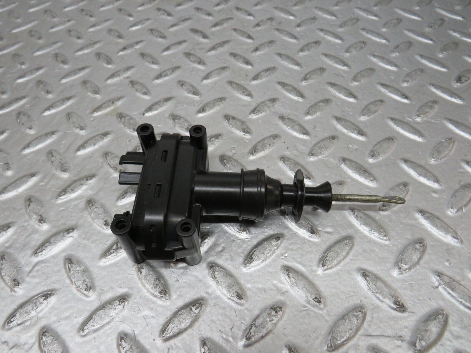 27497 Mercedes-Benz S124 300TE Wagon Door Lock Vacuum Actuator Rear Left