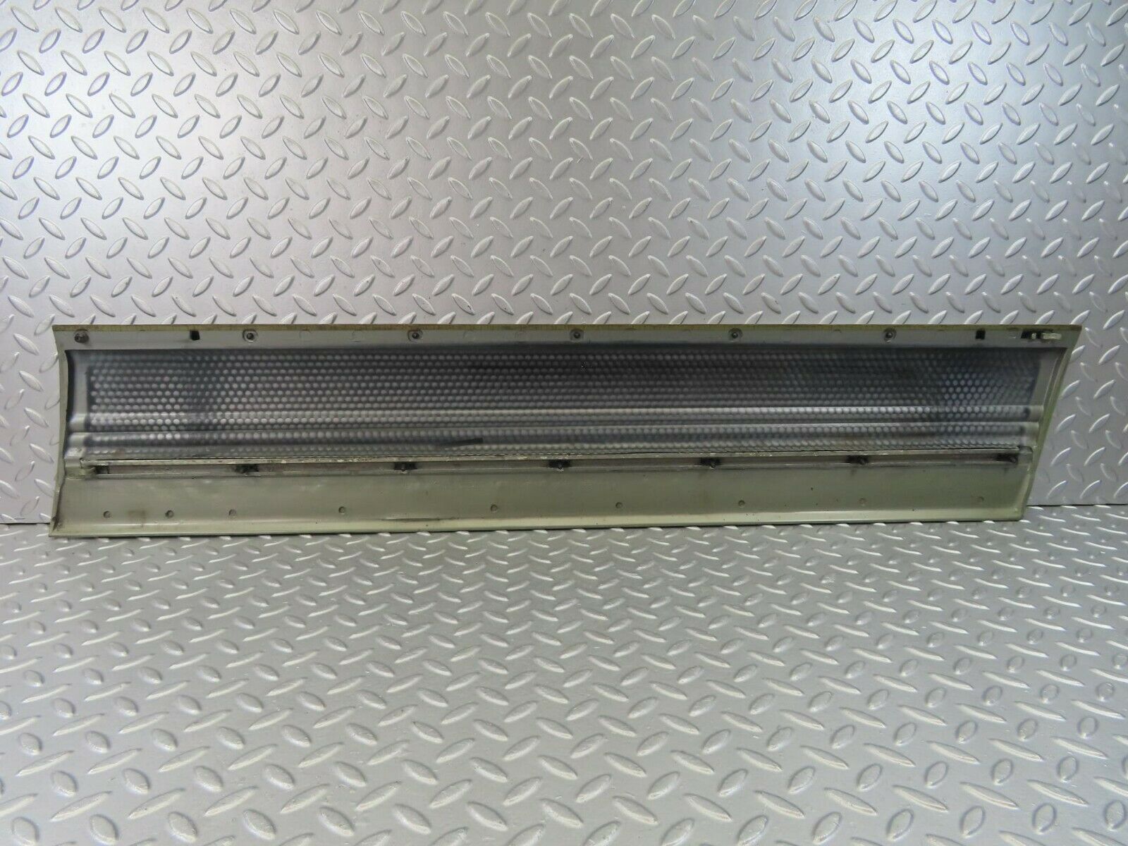 8872 Mercedes-Benz W126 Front Left Door Moulding 1266900340