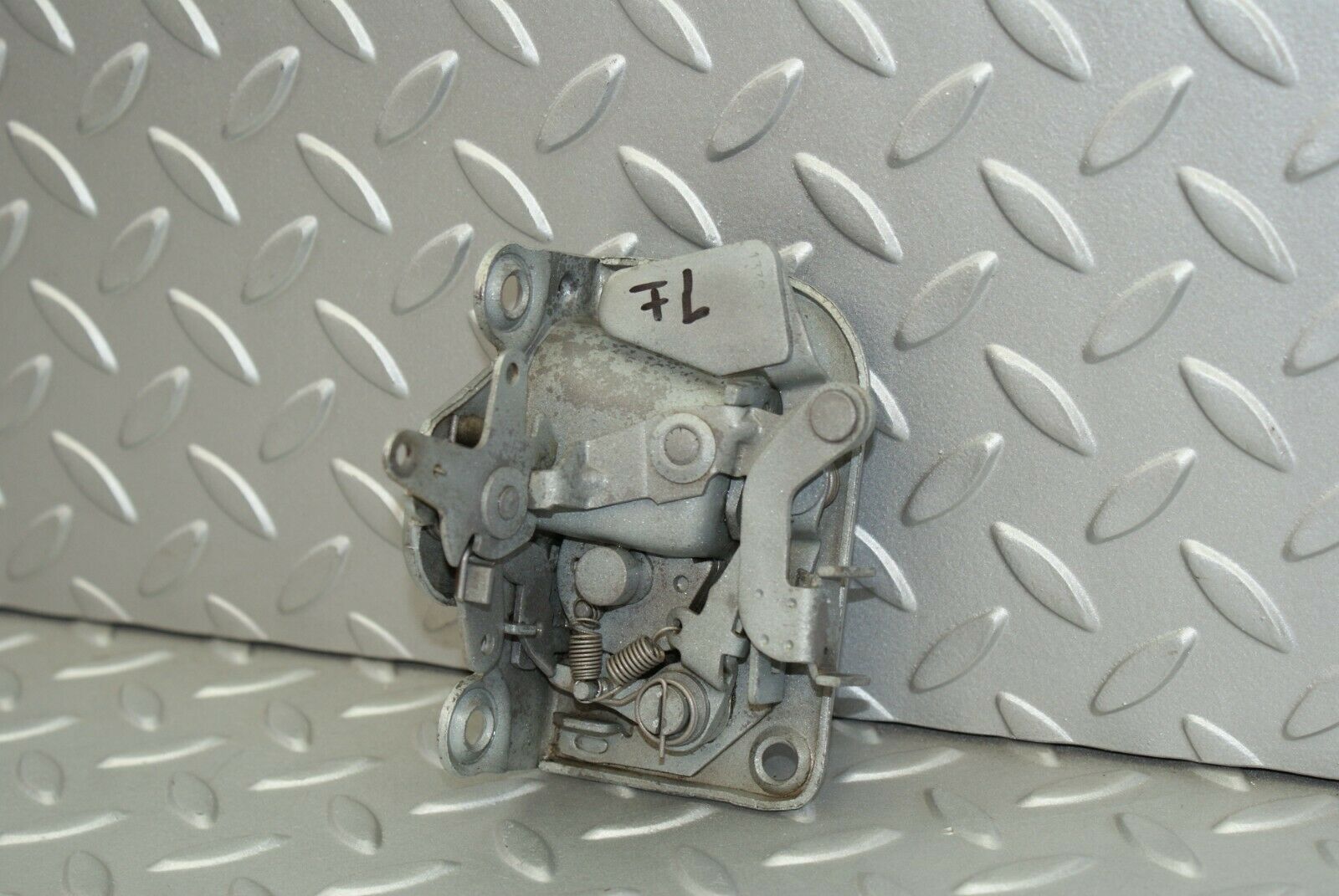 3121 Mercedes-Benz W115 220D Front Left Door Lock Mechanism