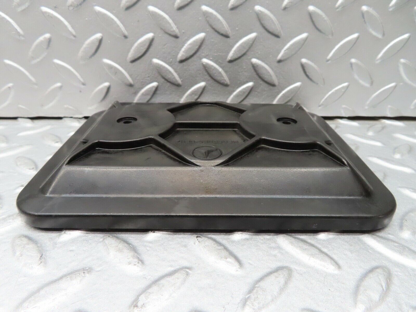 16896 Mercedes-Benz C123 280CE Coupe Fuse Box Cover Lid 1235400082