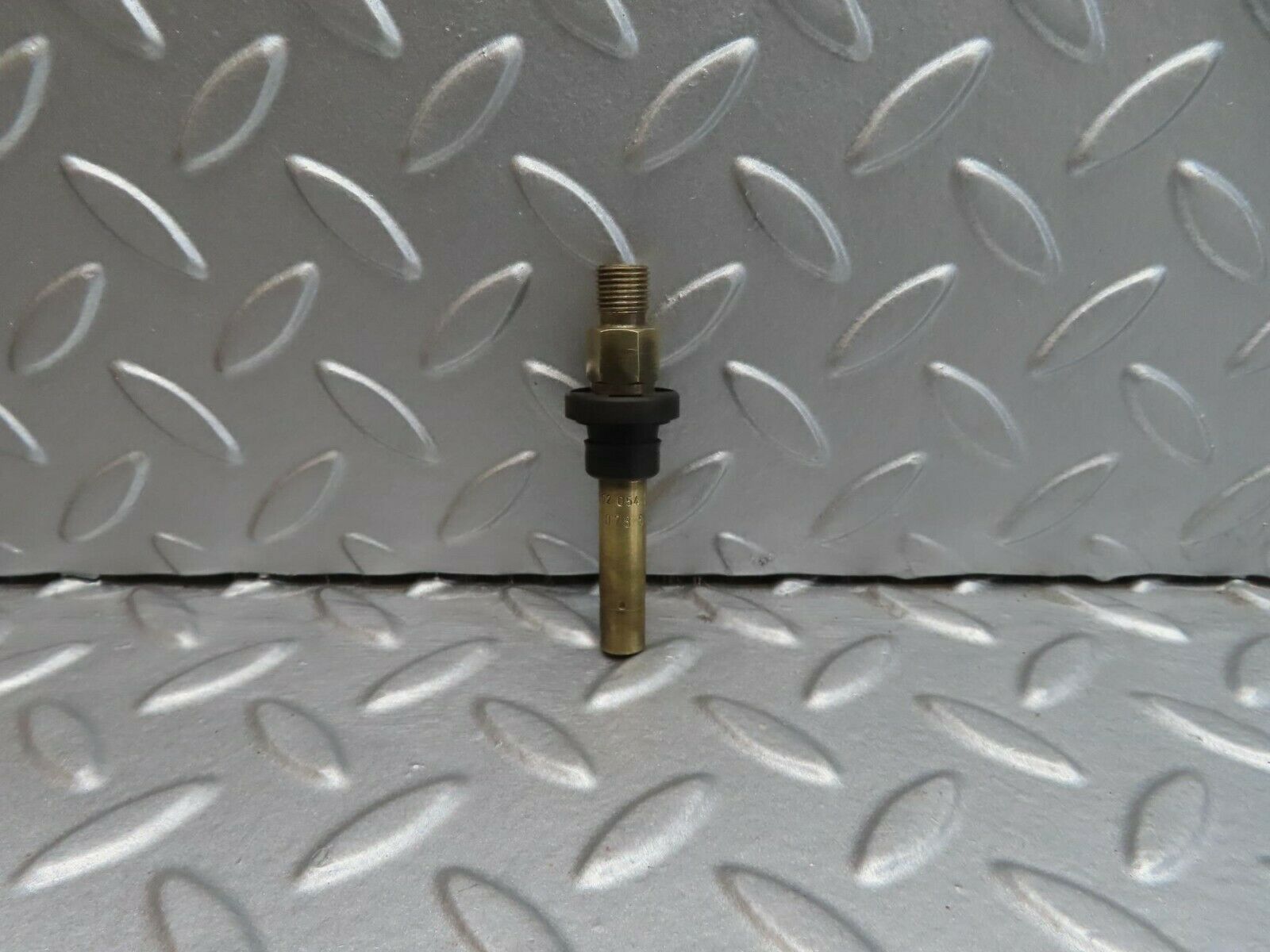 12173 Mercedes-Benz R129 300SL Coupe Fuel Injector 0437502054
