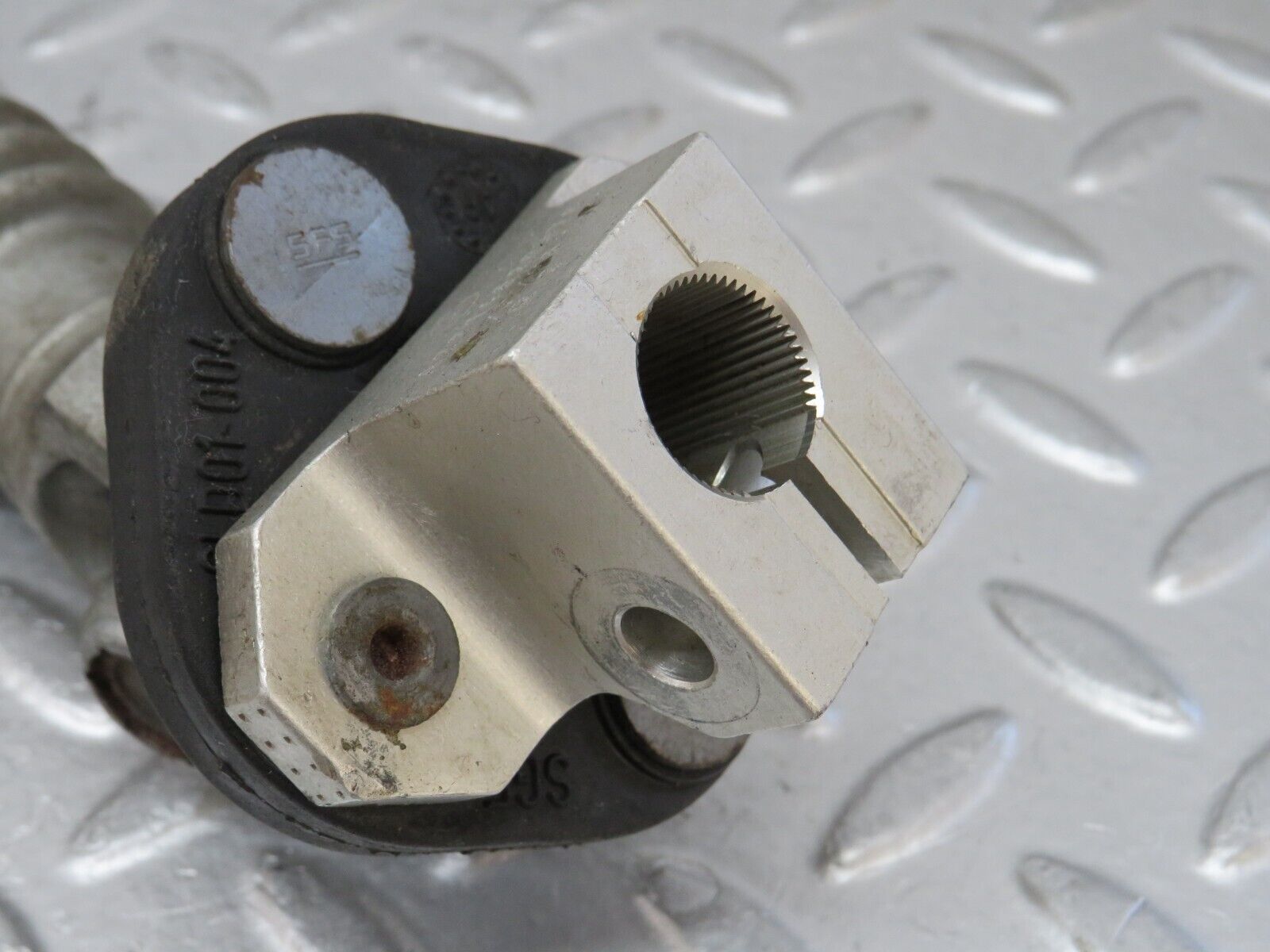 35186 Mercedes-Benz W221 Steering Column Joint Shaft Connector 2214620578