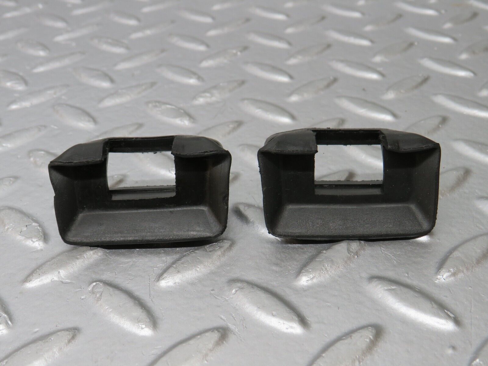 33619 Mercedes-Benz W201 190E 2.0L Door Check Strap Rubber Seal 2017270430