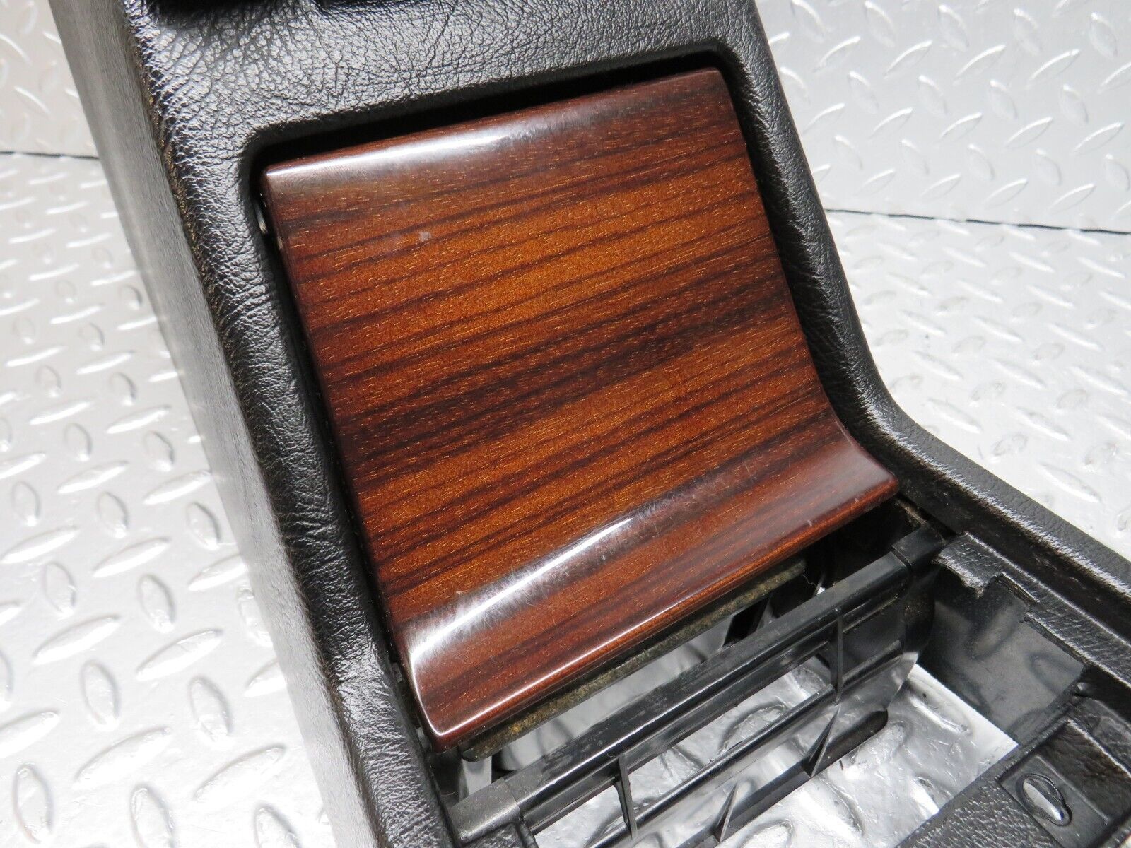 33343 Mercedes-Benz W202 C180 Centre Console Armrest Black 2026800279