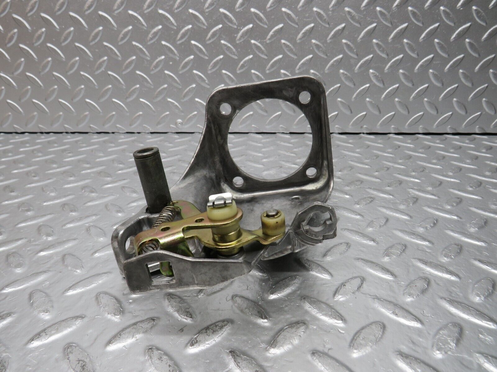 30367 Mercedes-Benz W124 230E Brake Pedal Bracket 1242900919