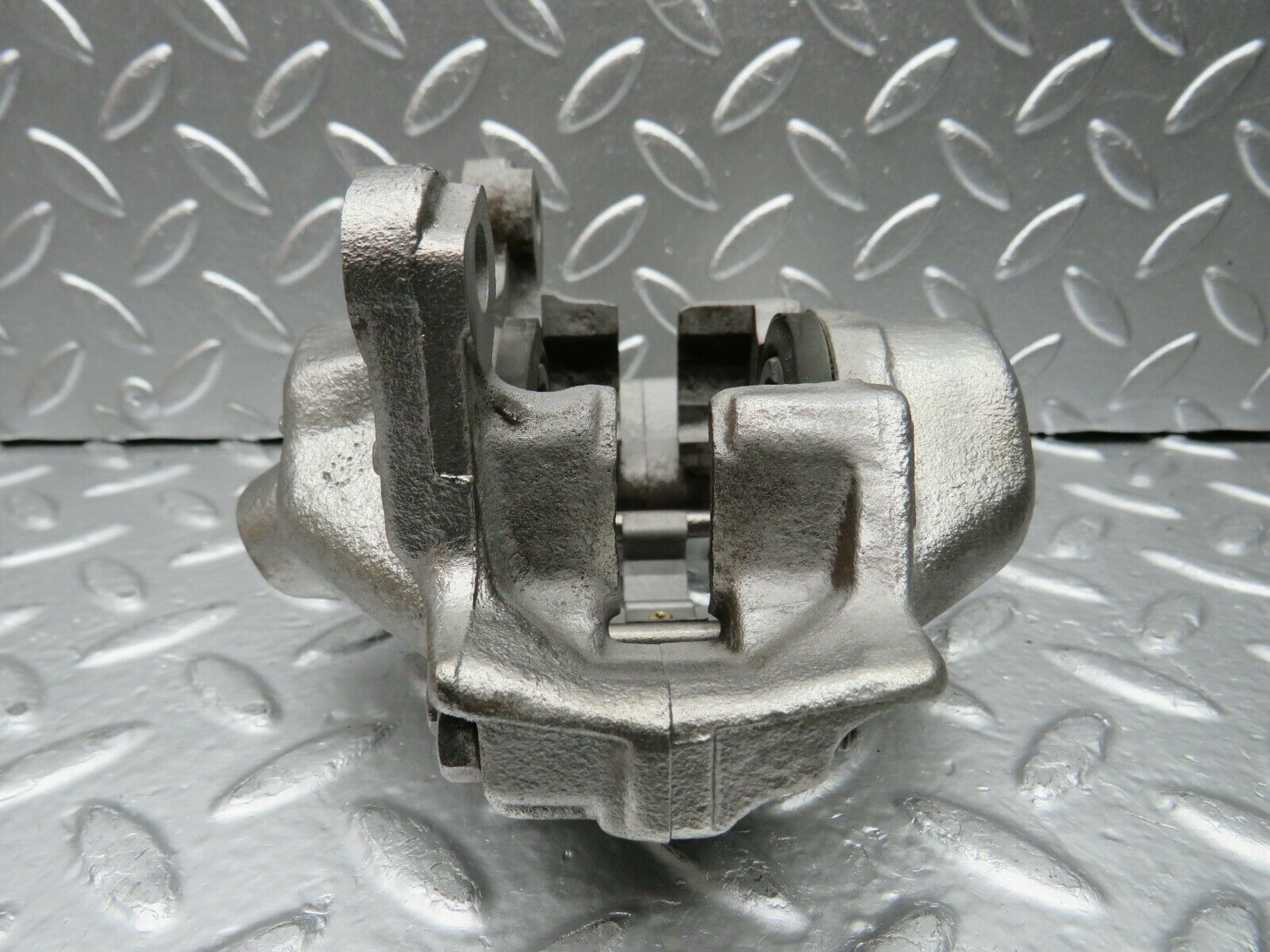 22413 Mercedes-Benz C124 E220 Coupe Rear Left Brake Caliper Lucas 34