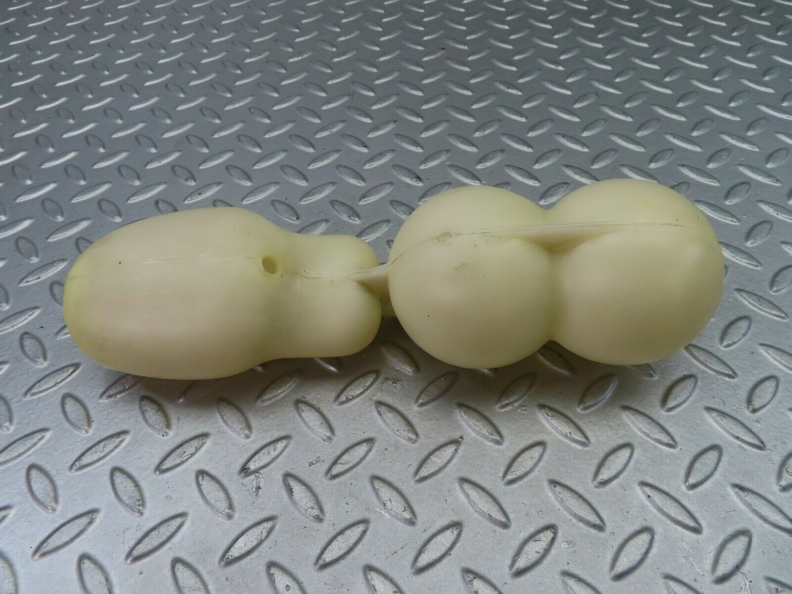 7433 Mercedes-Benz W116 450SE Vacuum Reservoir