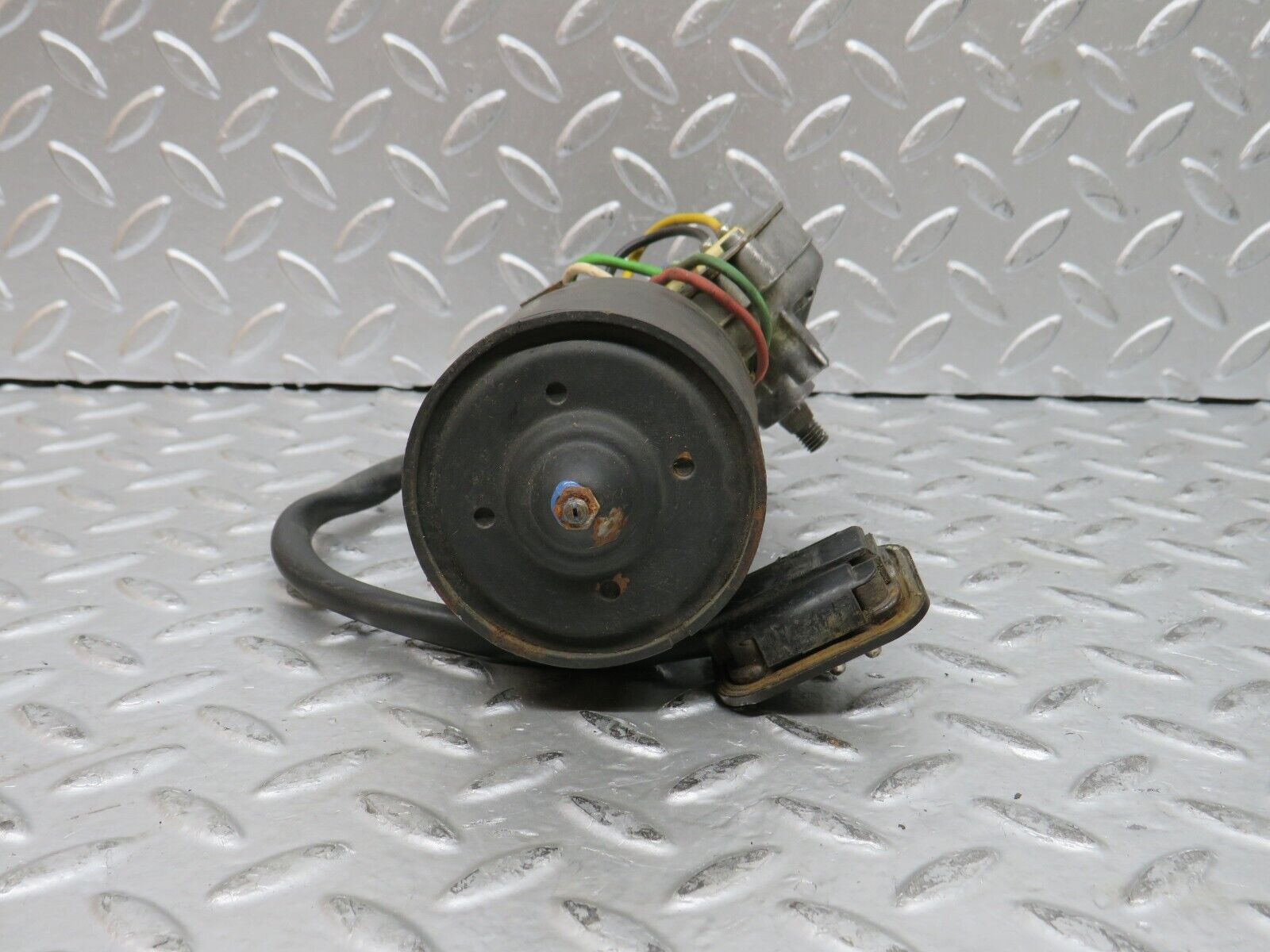 28120 Mercedes-Benz W123 280E Wiper Motor Bosch 0390341077